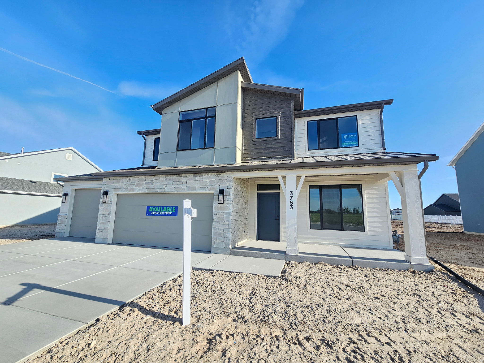 A stunning mountain modern home on a spacious lot, perfect for those with recreational toys and extra storage needs. Featuring a massive four-car garage, four bedrooms, loft office space, huge pantry, and a bright, open great room designed for gathering, entertaining, and comfortable everyday living. ASK ABOUT OUR LENDER INCENTIVE.