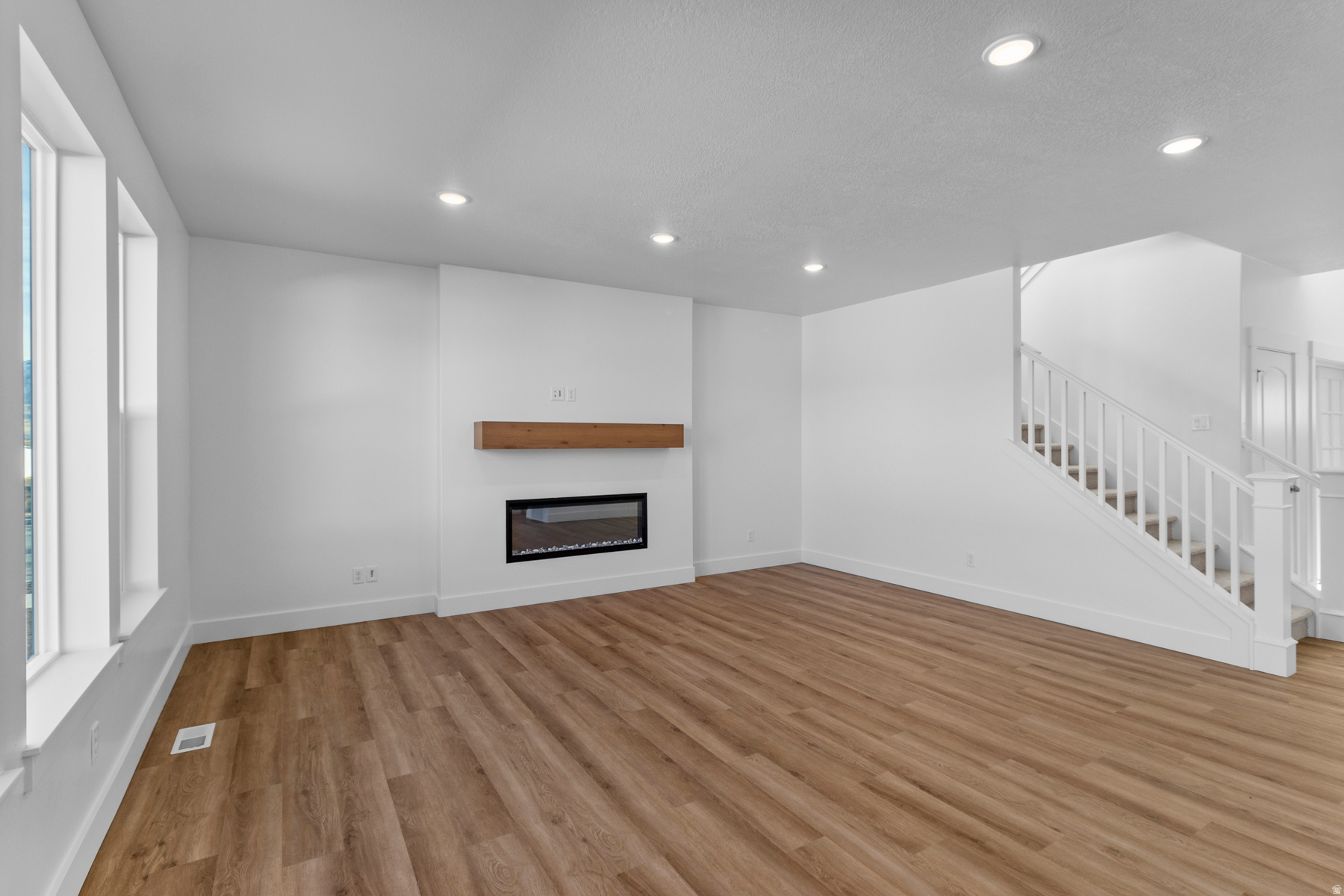 ENVISION ESTATES - Residential