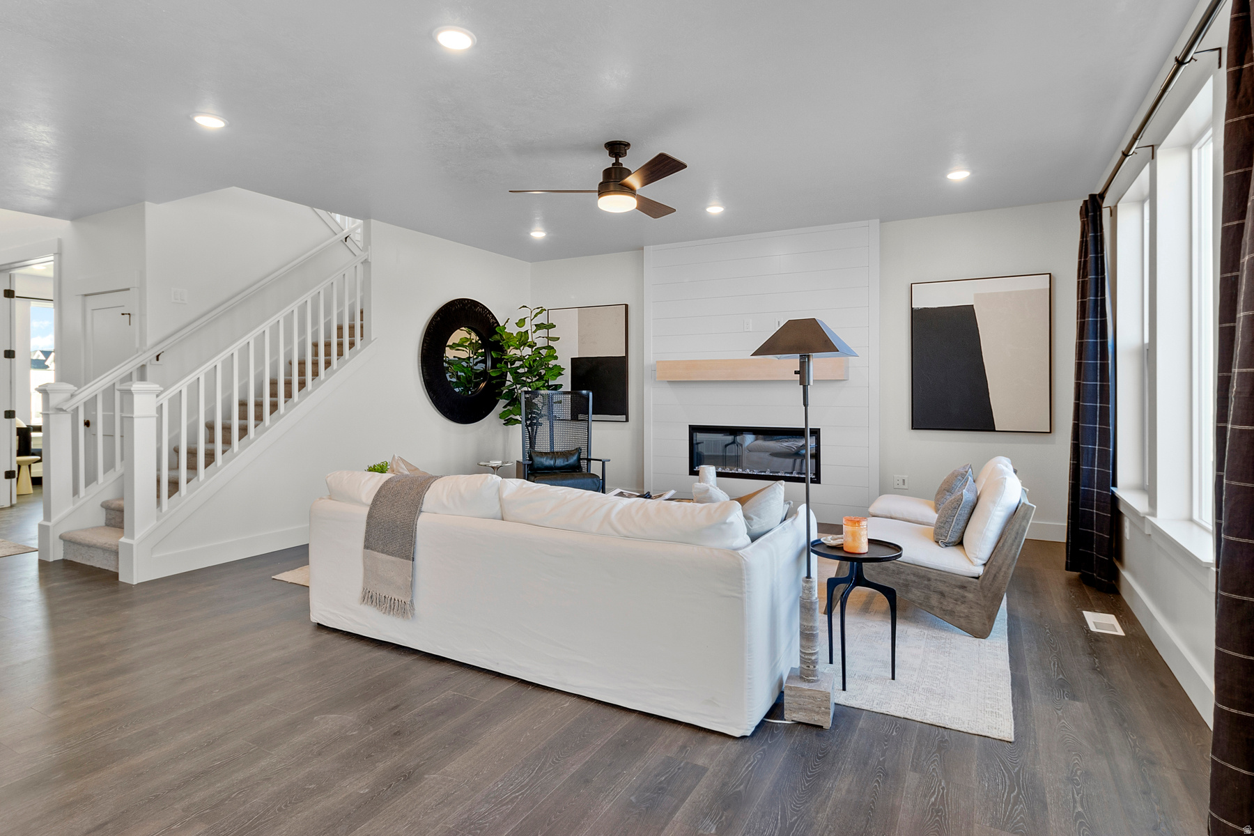 ENVISION ESTATES - Residential