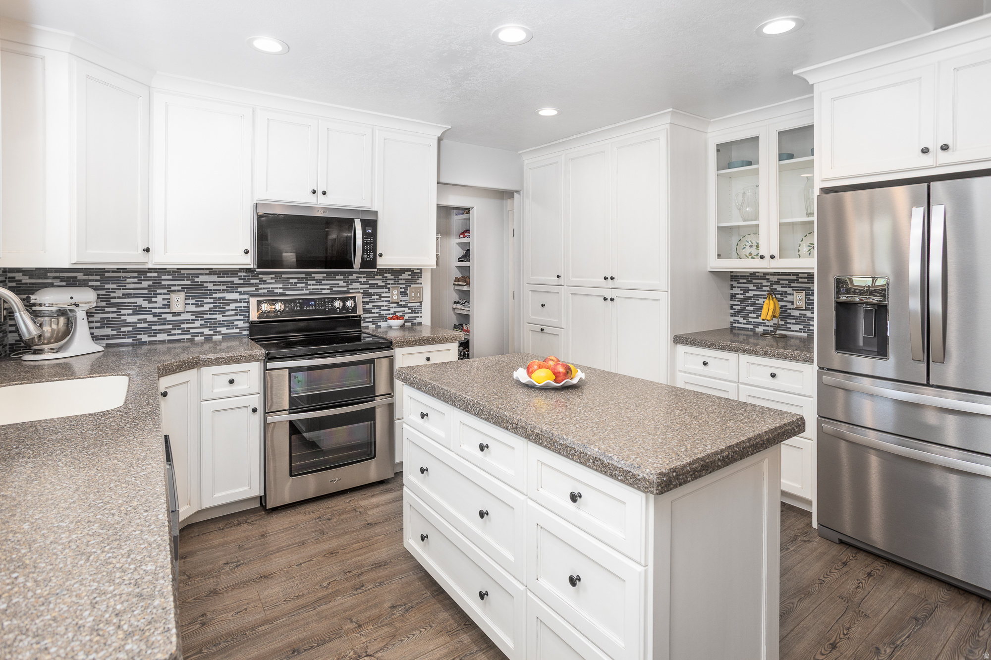 MOUNTAIN VIEW ESTATES - Residential