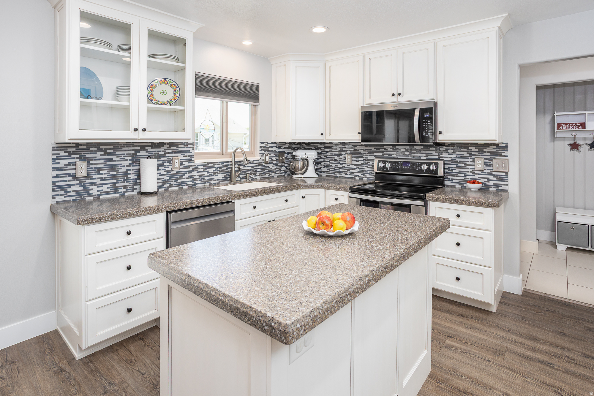 MOUNTAIN VIEW ESTATES - Residential