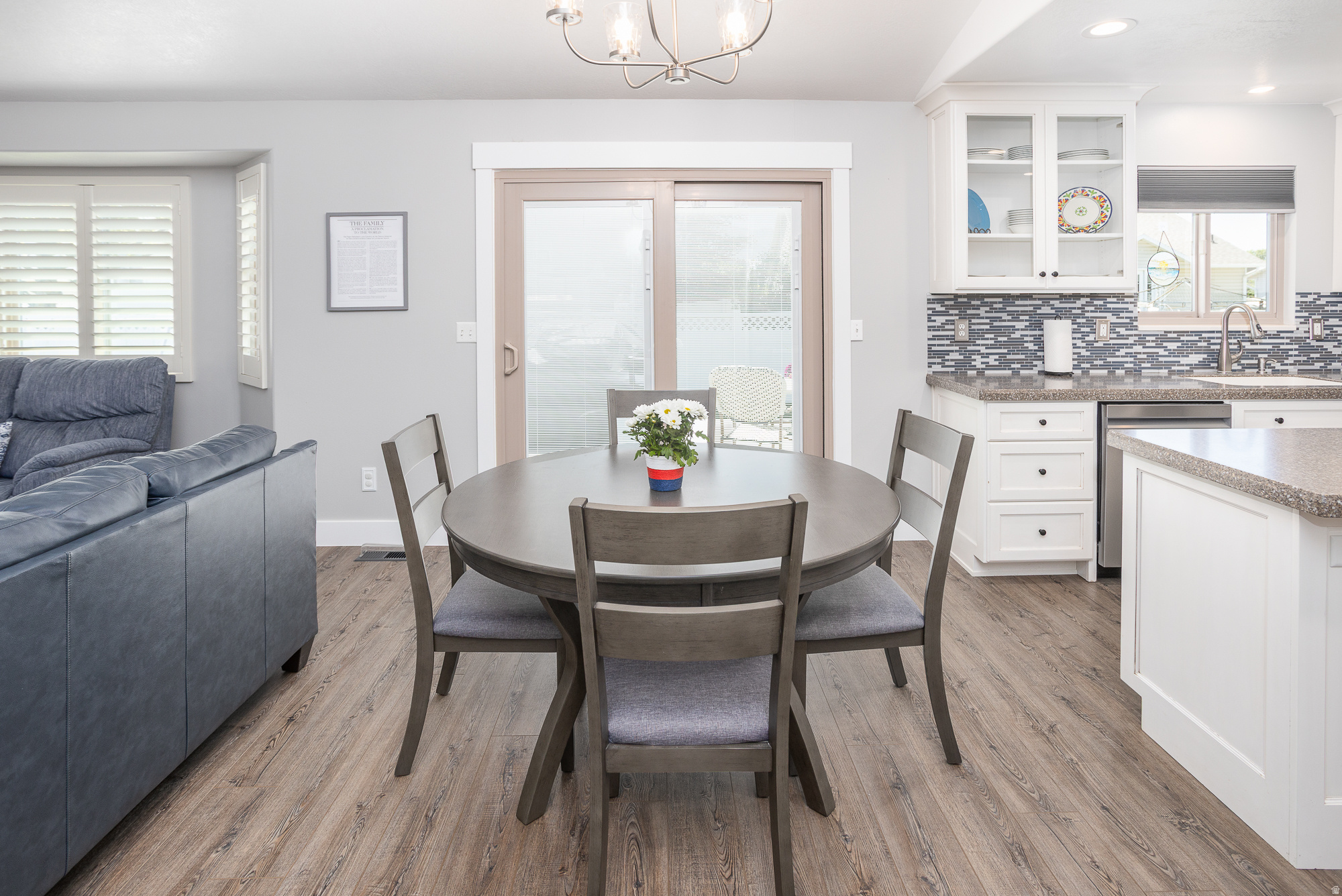 MOUNTAIN VIEW ESTATES - Residential
