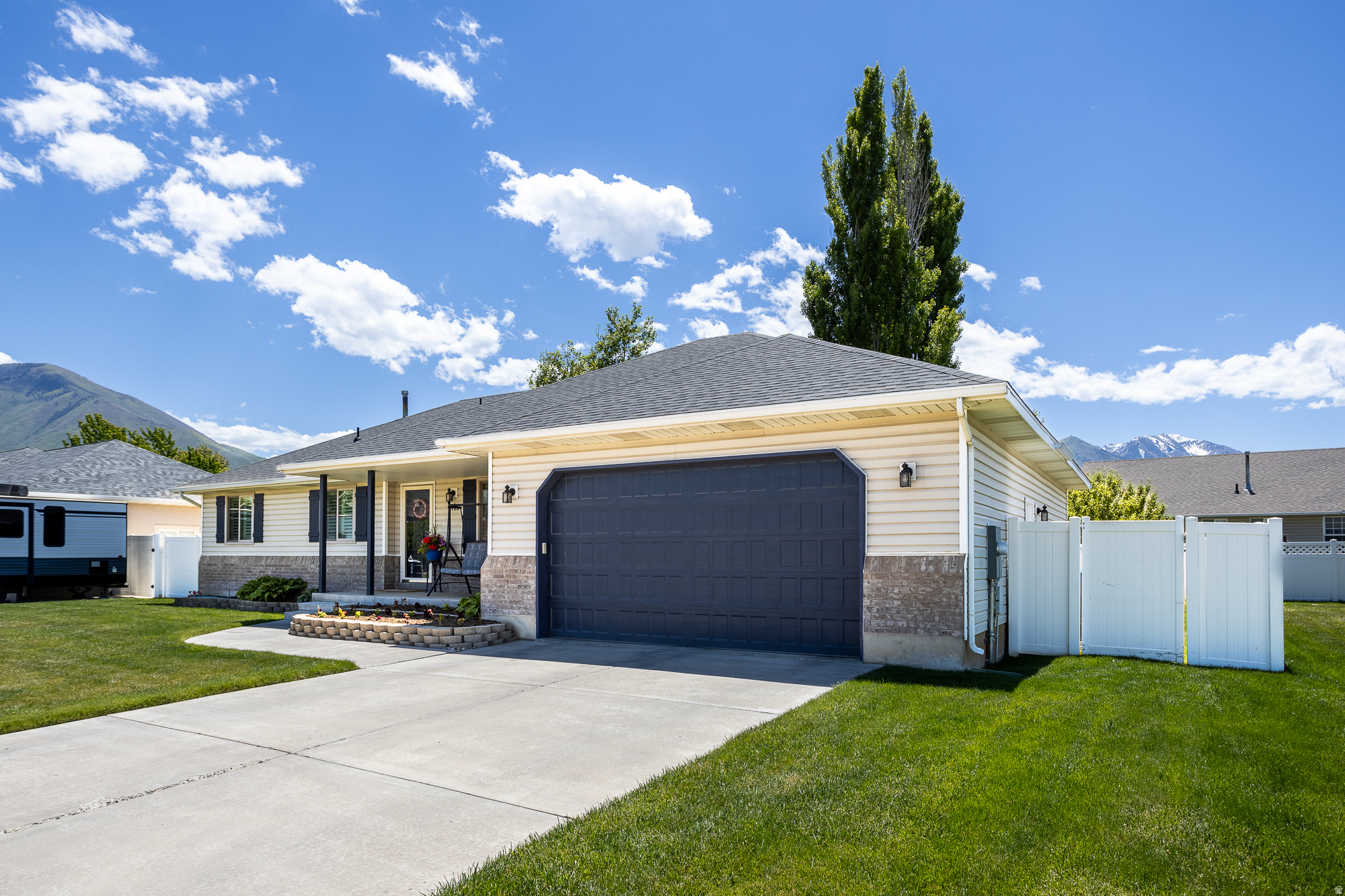 MOUNTAIN VIEW ESTATES - Residential
