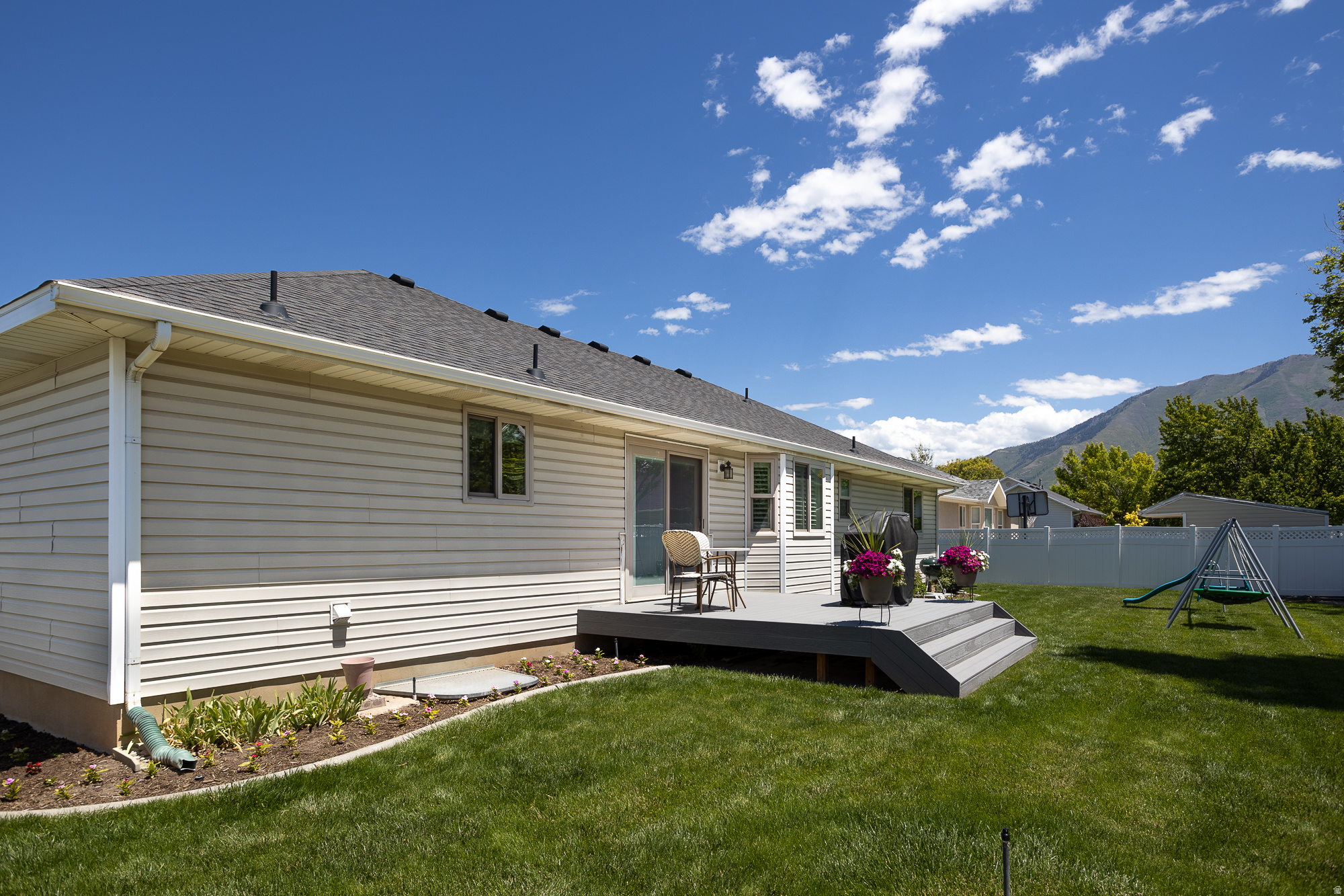 MOUNTAIN VIEW ESTATES - Residential