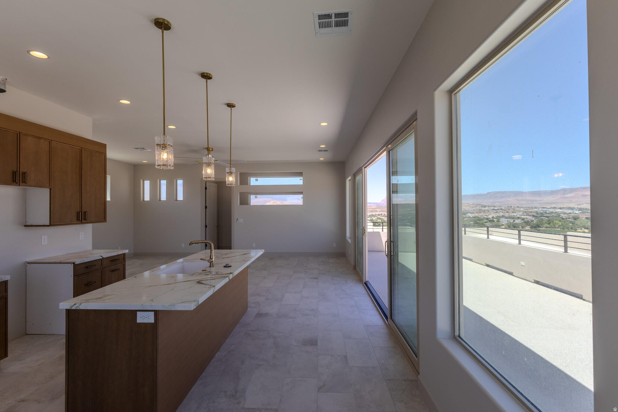 MOUNTAIN VIEW ESTATES - Residential