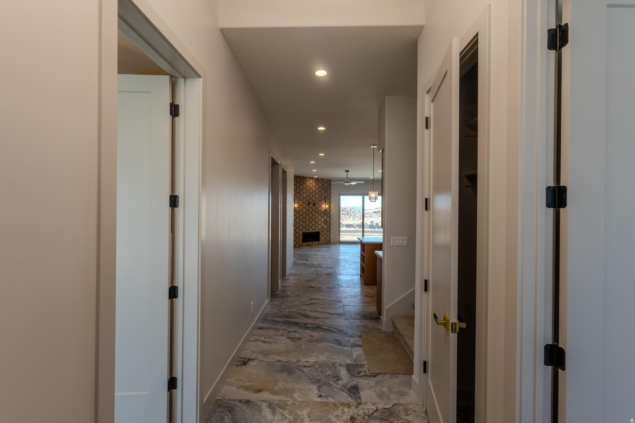 MOUNTAIN VIEW ESTATES - Residential