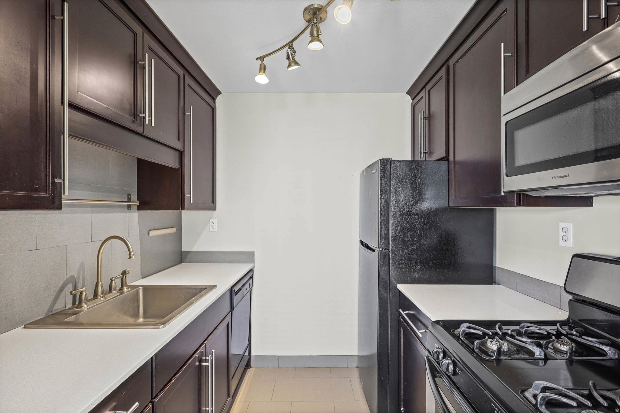 WILLOWBROOK - Residential