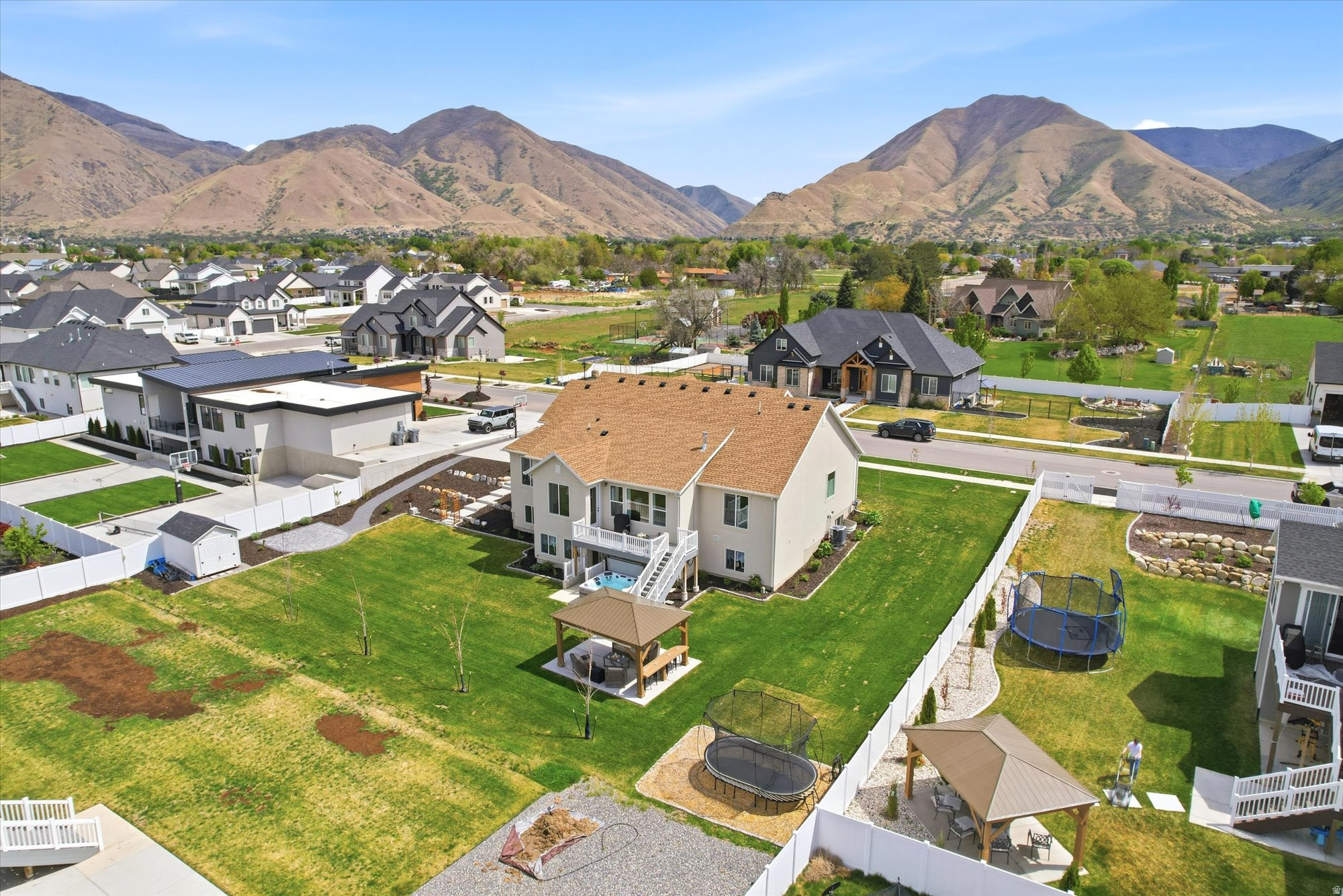 WHITING FARMS - Residential