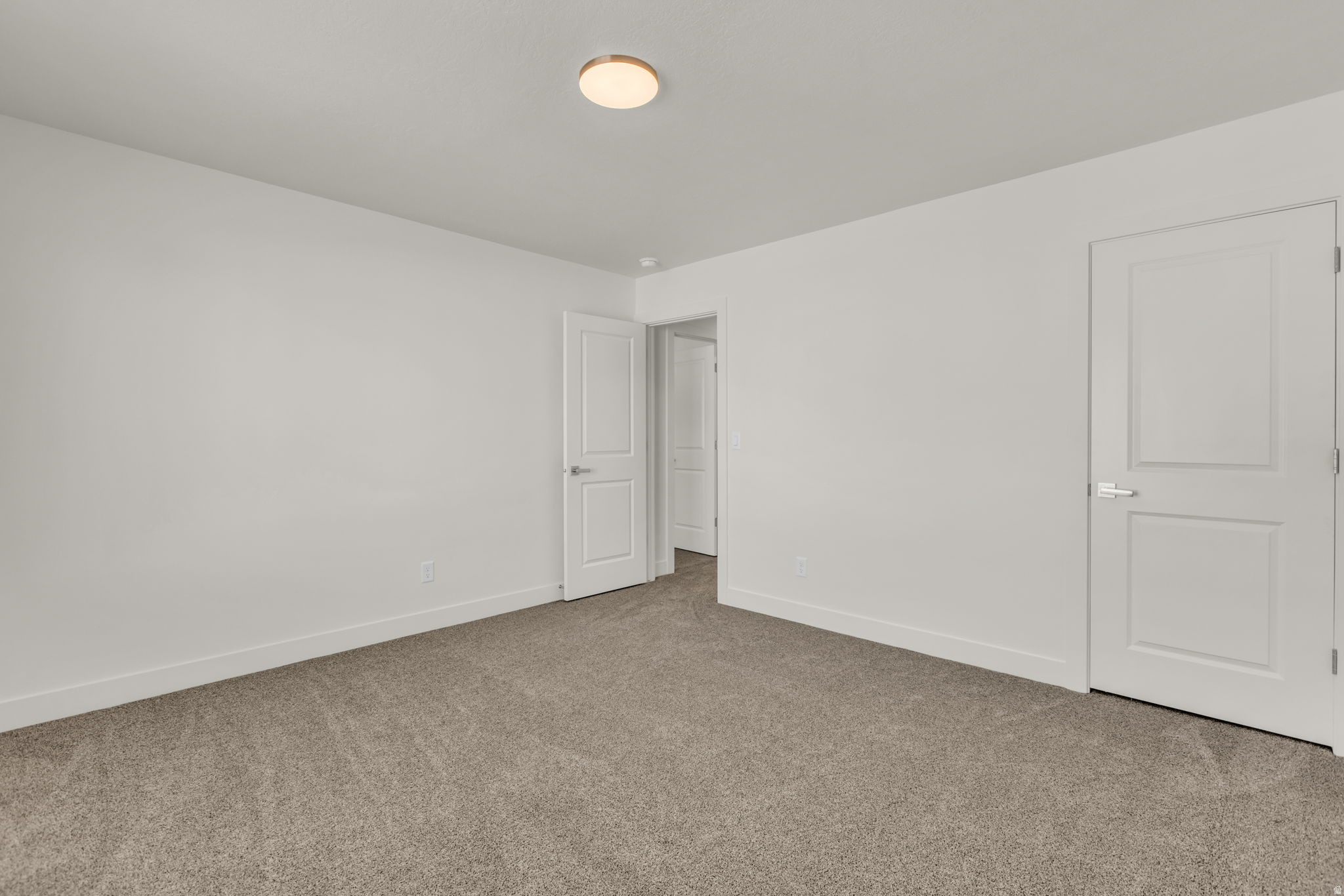 FREEDOM COURT - Residential