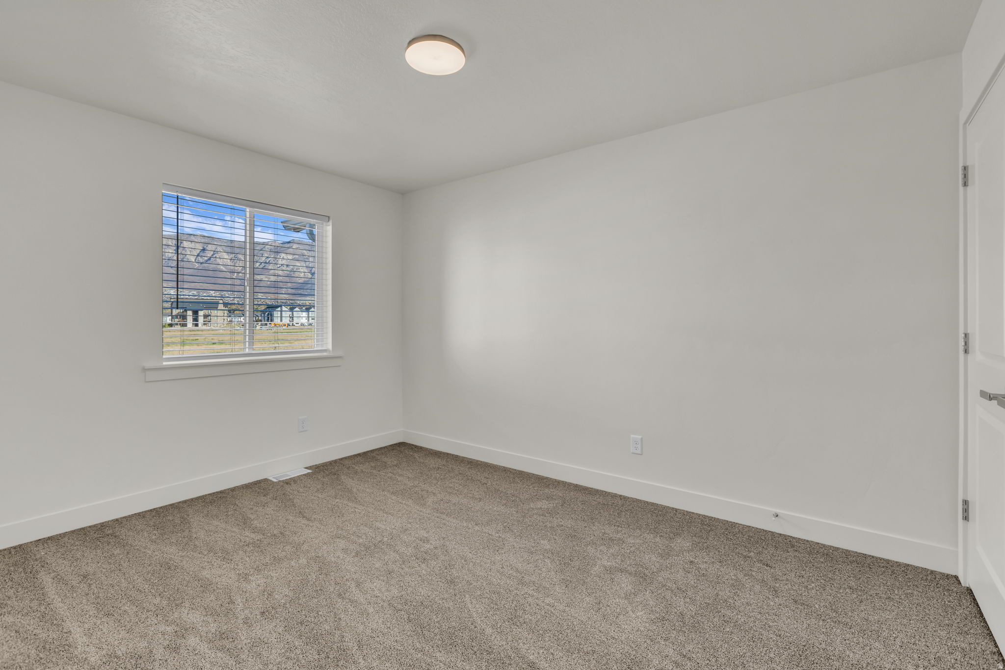 FREEDOM COURT - Residential