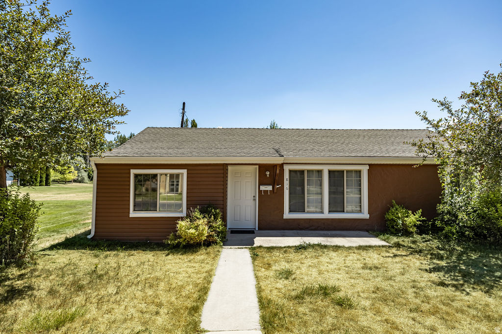 Cute, comfortable, and conveniently located, this charming home puts you close to shopping, schools, parks, and everything you need. Inside, you'll find 3 bedrooms, a spacious family room, and a generously sized kitchen that's perfect for everyday living and entertaining. Step outside to enjoy the fully fenced backyard, offering plenty of space for pets, play, or relaxing outdoors. Whether you're a first-time buyer, looking to downsize, or searching for a great investment opportunity, this home is one you won't want to miss. Schedule your showing today! Owner/Agent