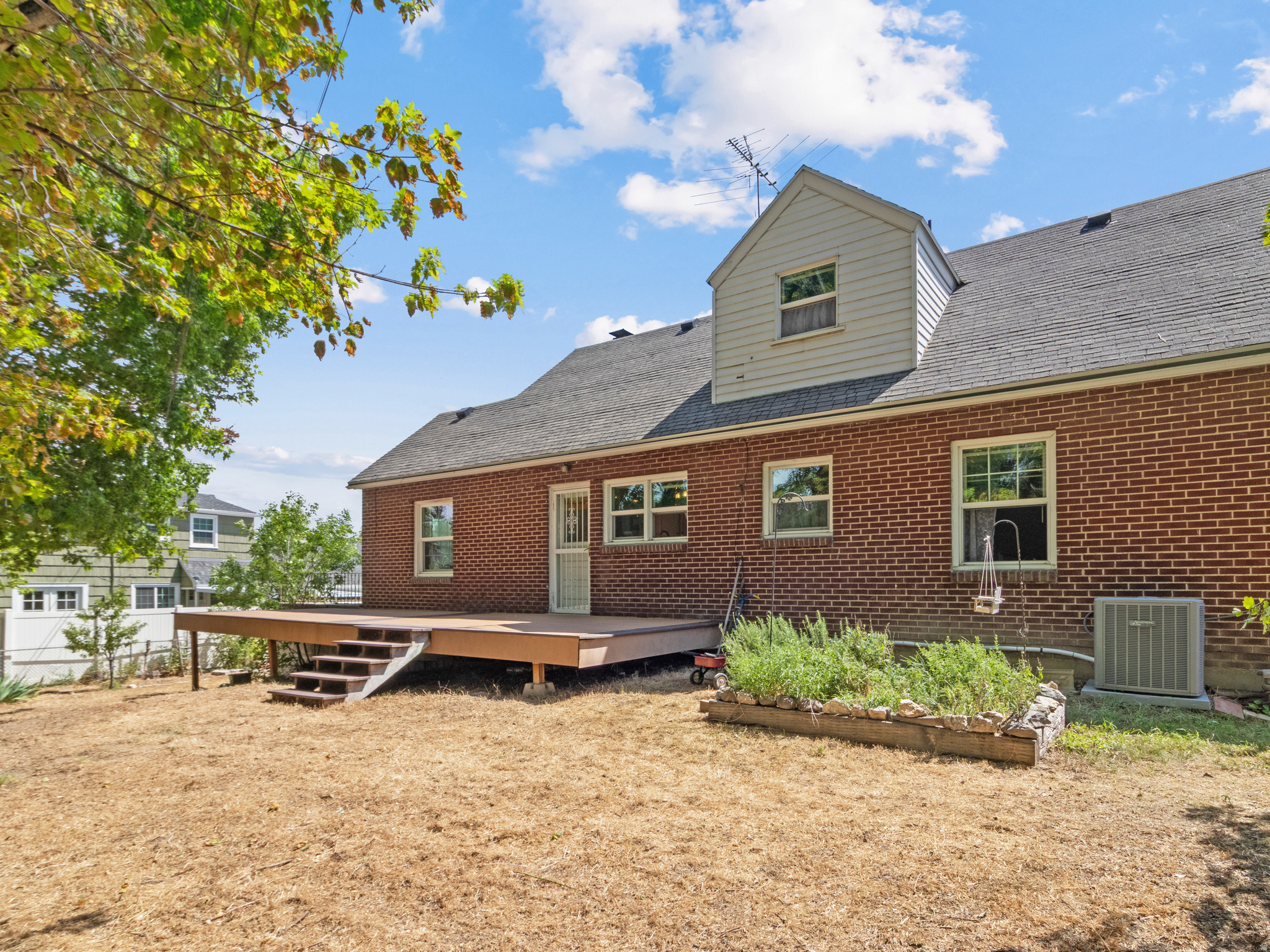 MURRAY HILL GARDENS - Residential