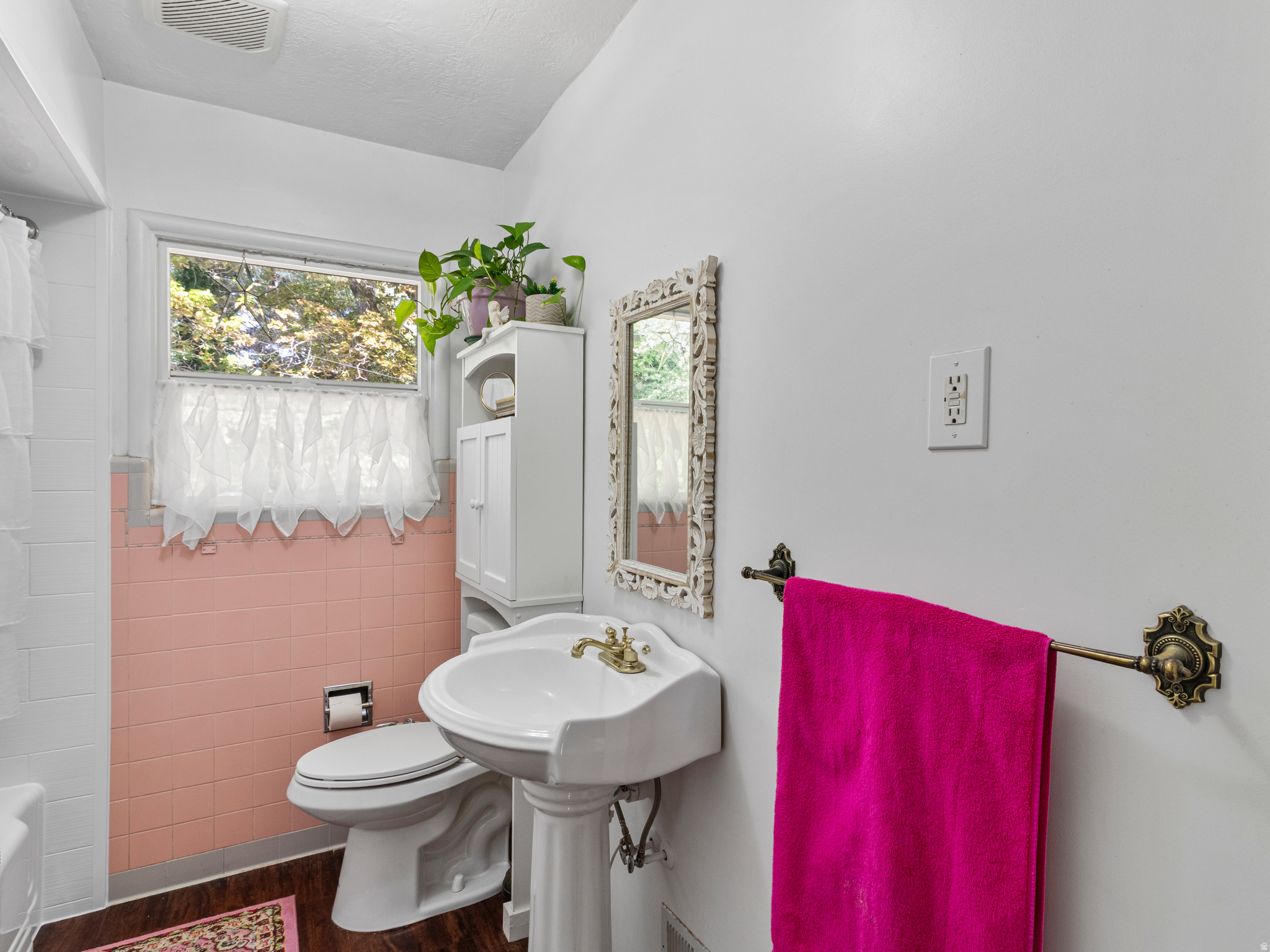 MURRAY HILL GARDENS - Residential