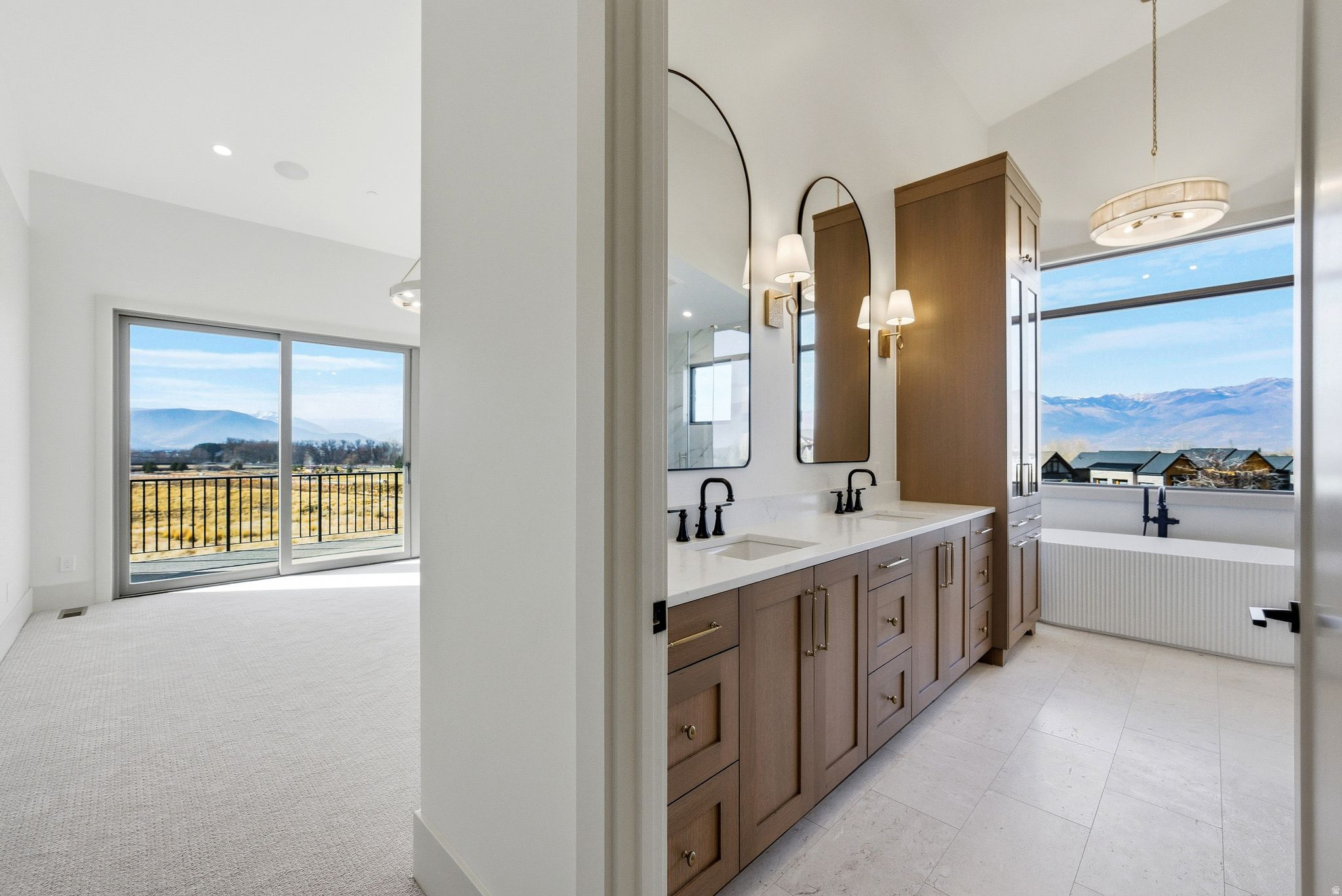RED LEDGES - Residential