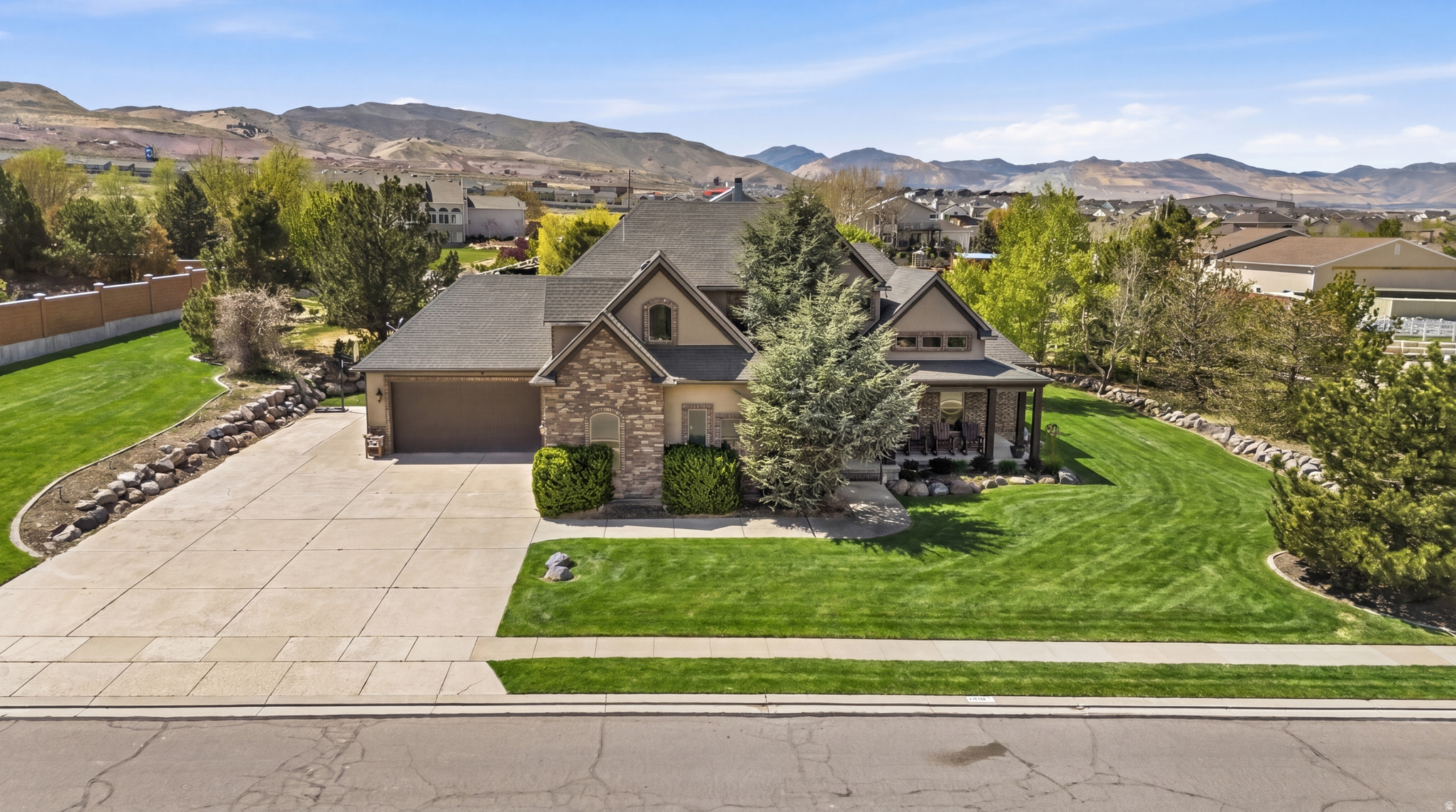 CASCADE COVE - Residential