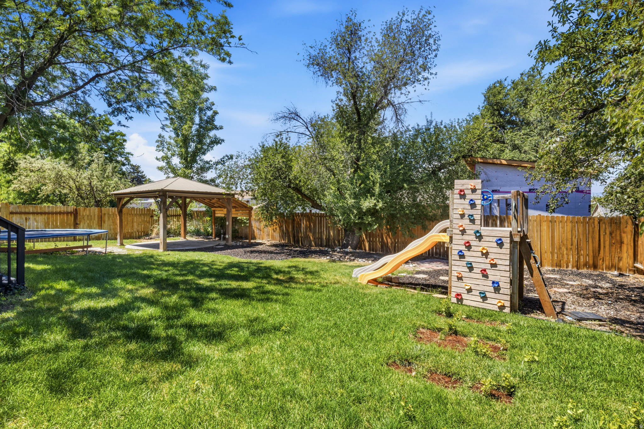 MEADOWS - Residential