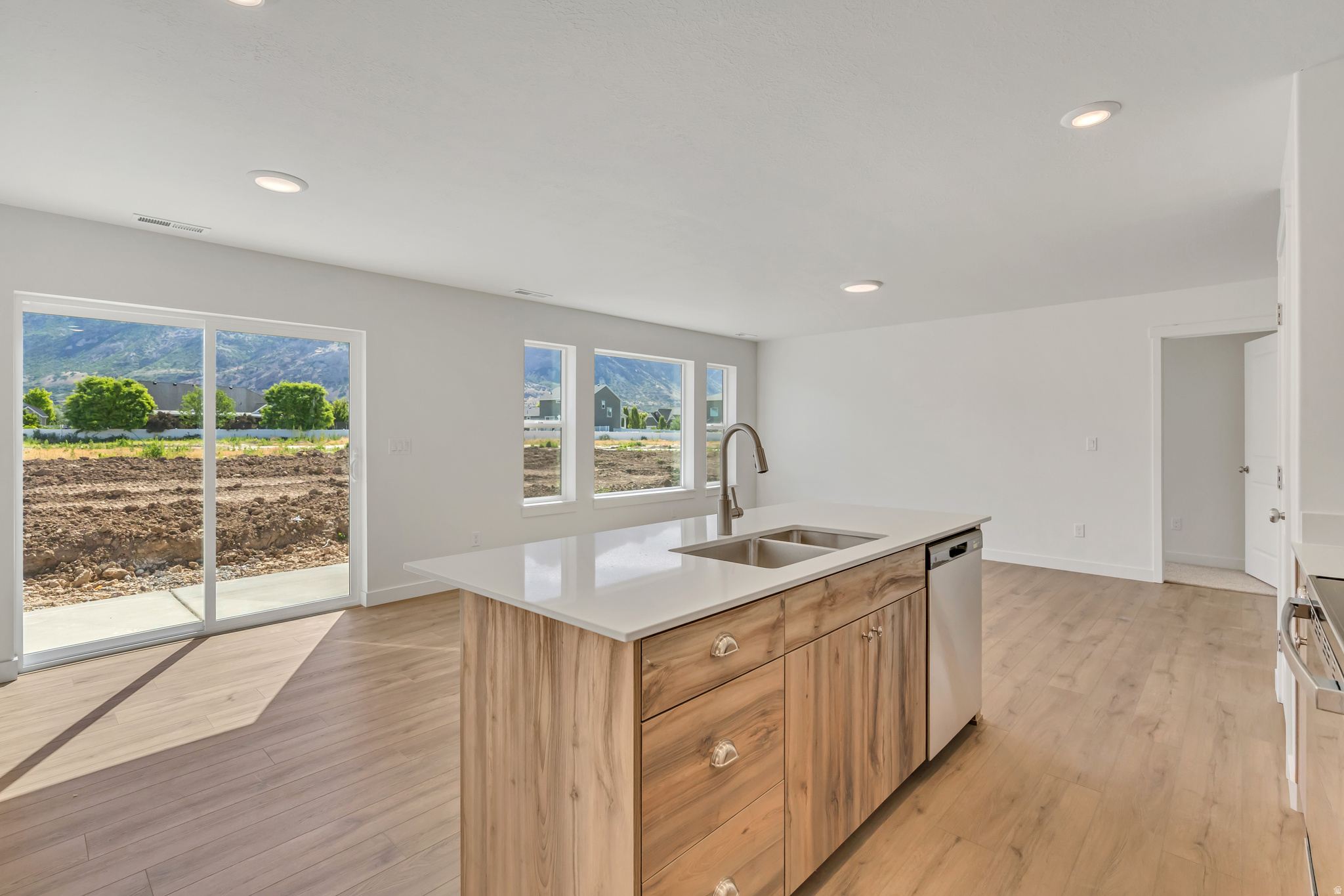 SUMMIT VIEW - Residential