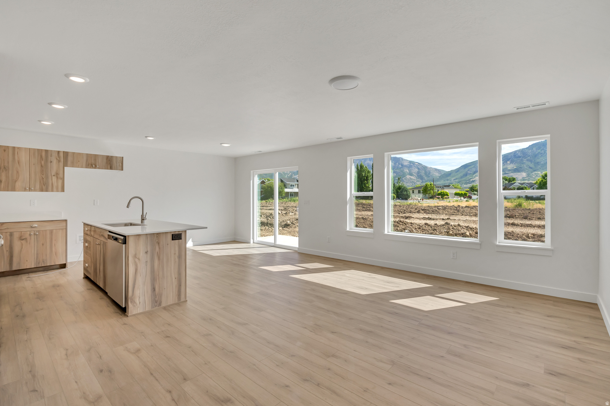 SUMMIT VIEW - Residential