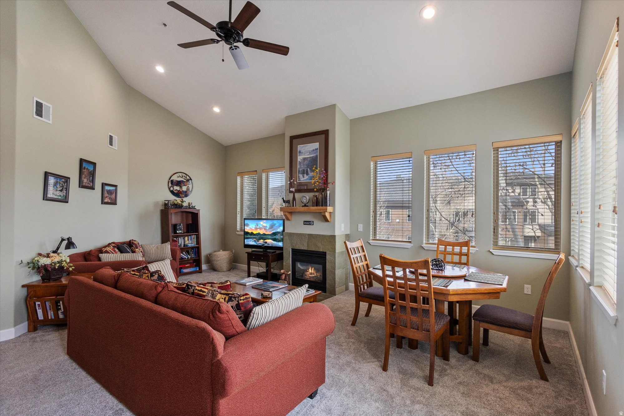 CRESTVIEW CONDOMINIUM PHASE 1 - Residential