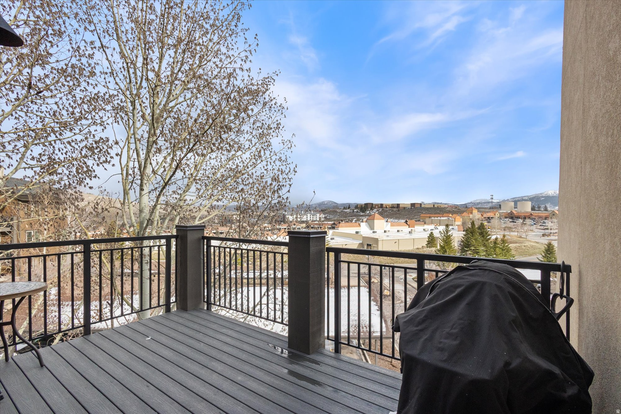 CRESTVIEW CONDOMINIUM PHASE 1 - Residential
