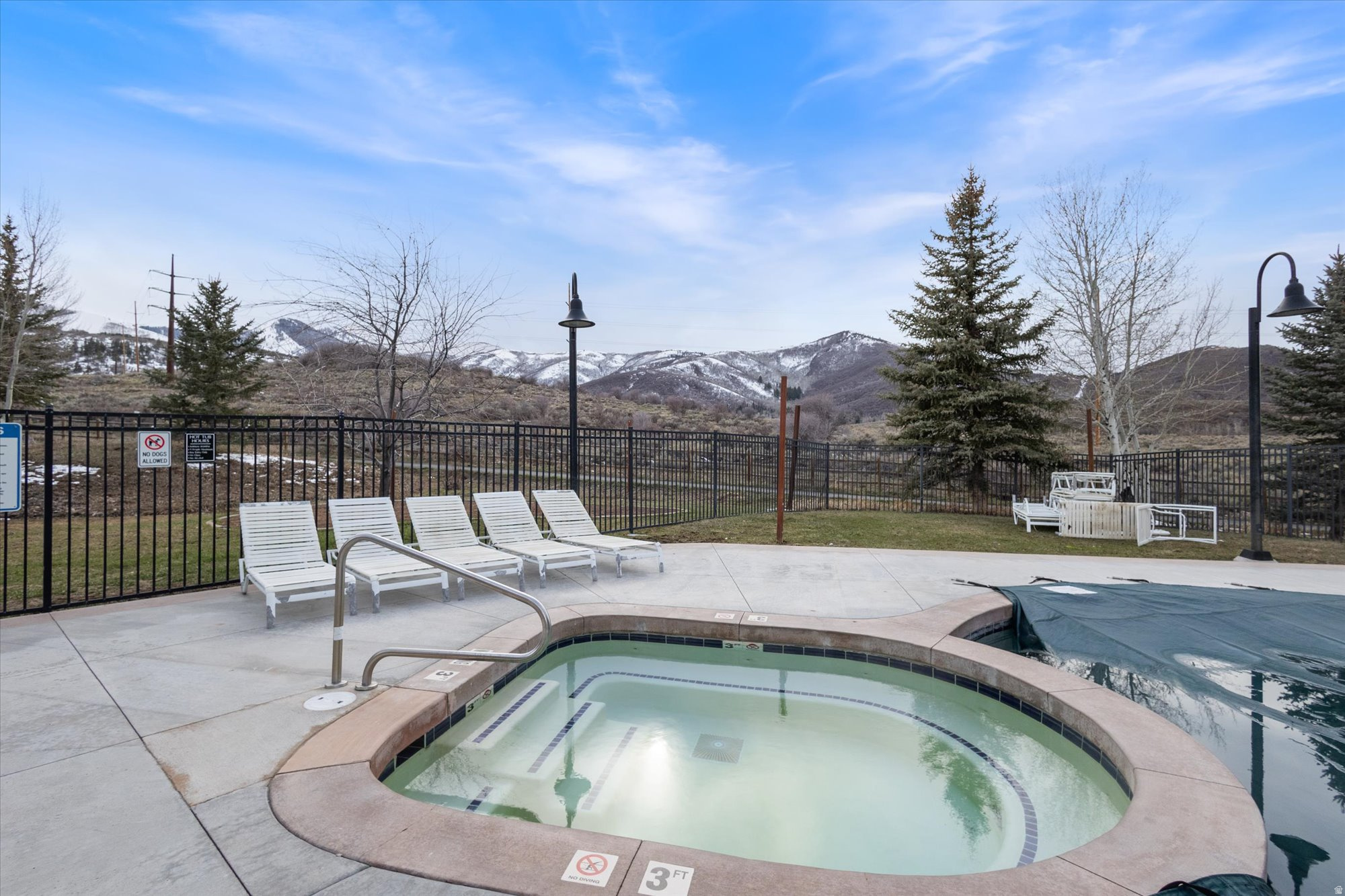 CRESTVIEW CONDOMINIUM PHASE 1 - Residential
