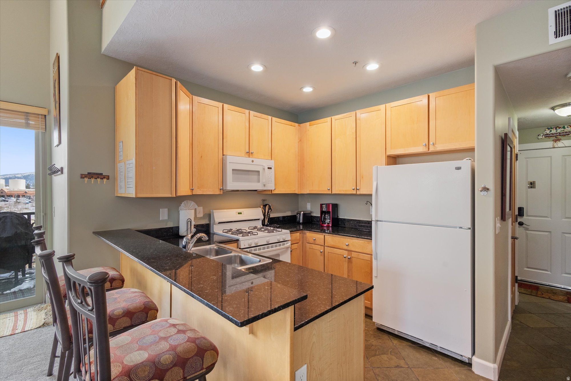 CRESTVIEW CONDOMINIUM PHASE 1 - Residential