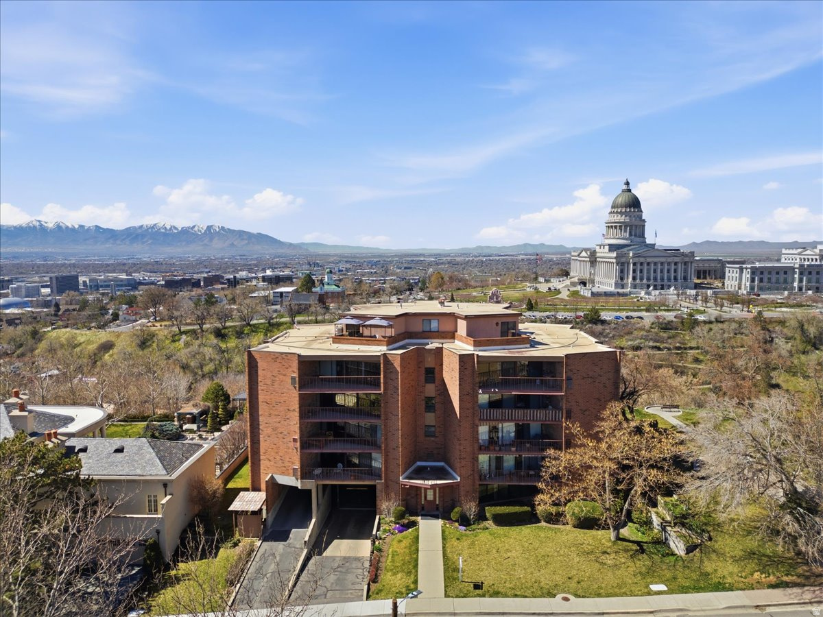 TOWER HILL CONDOMINIUM - Residential