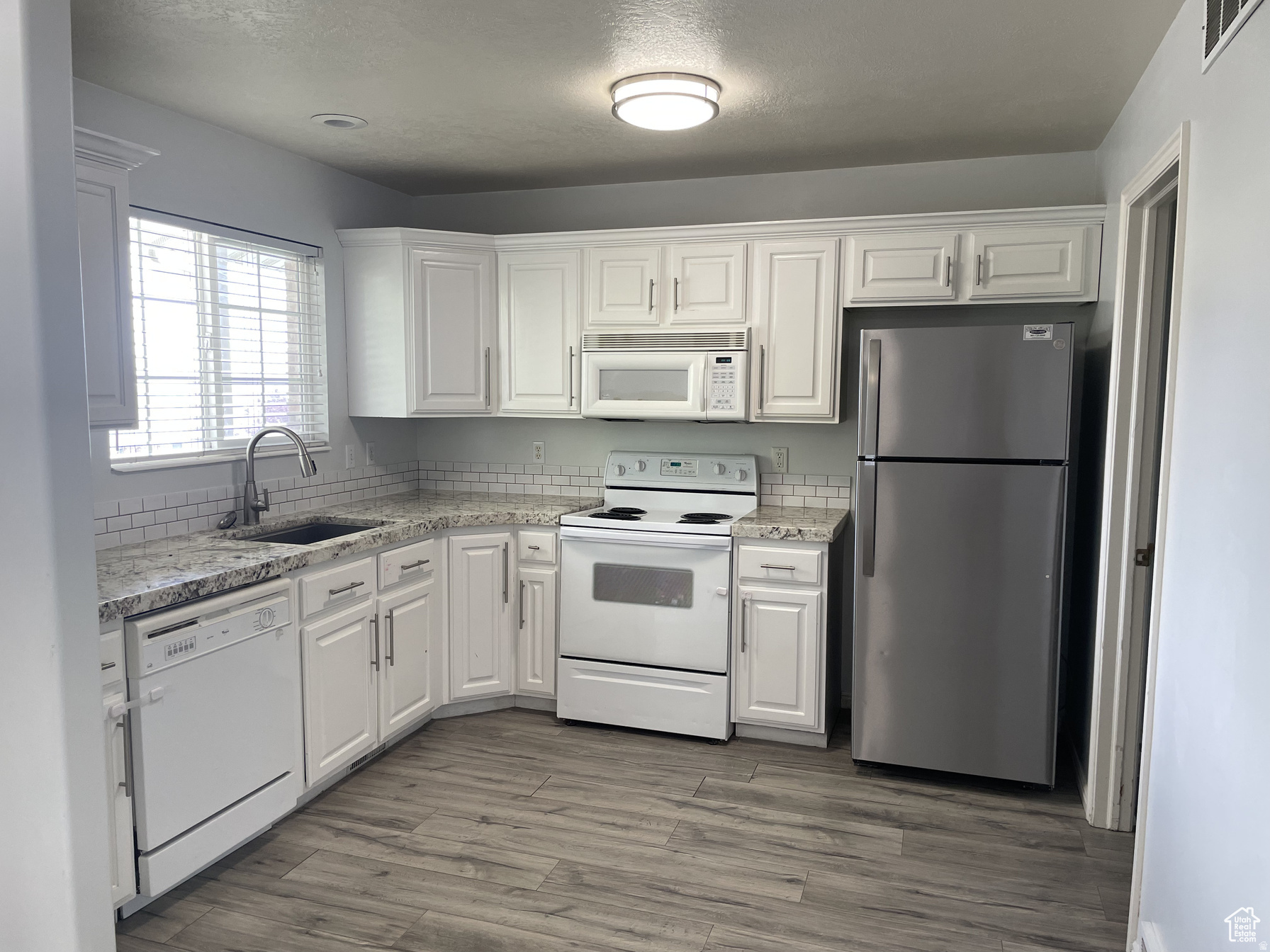 EASTSIDE ESTATES - Residential