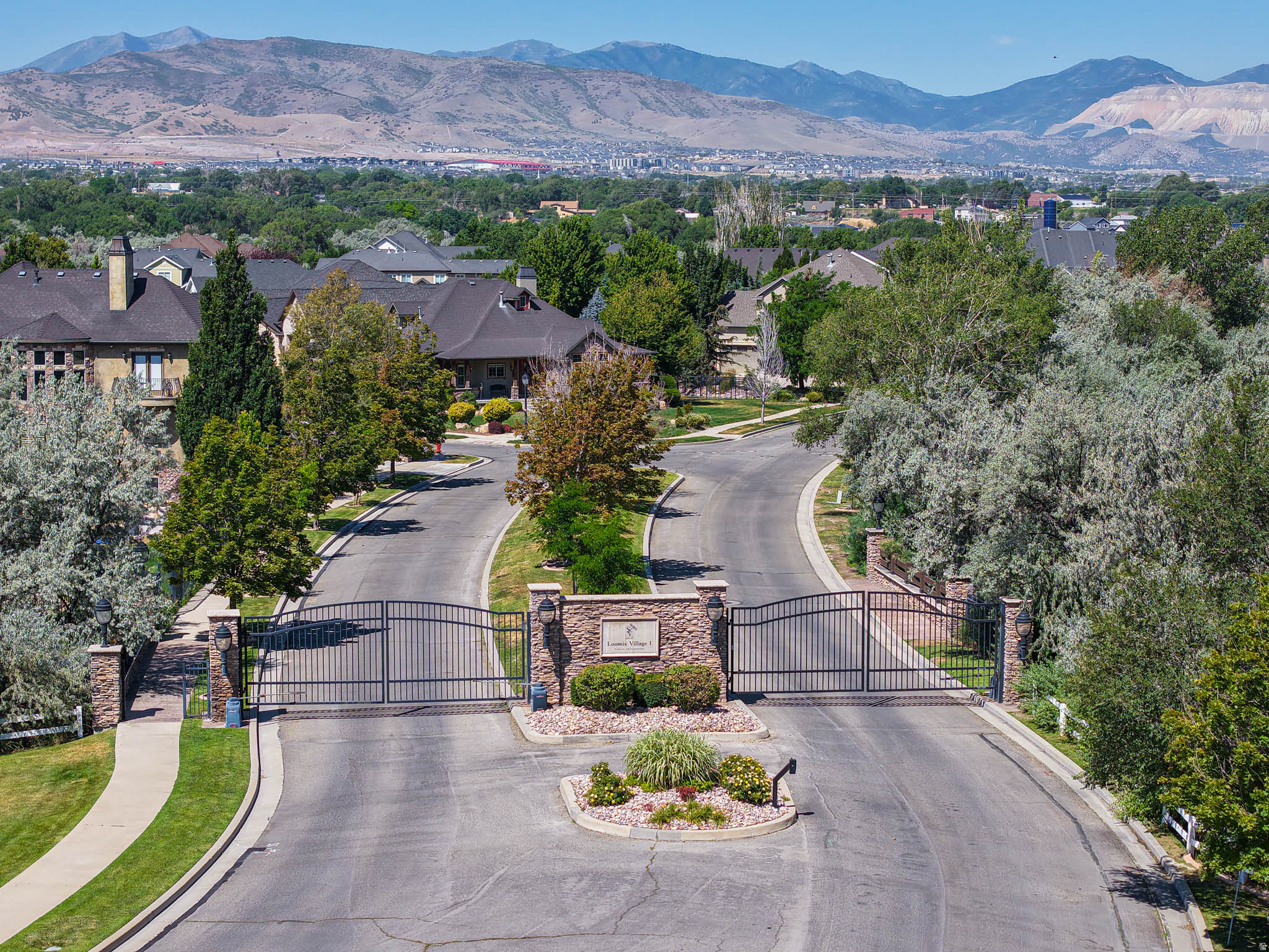 LOOMIS VILLAGE - Residential