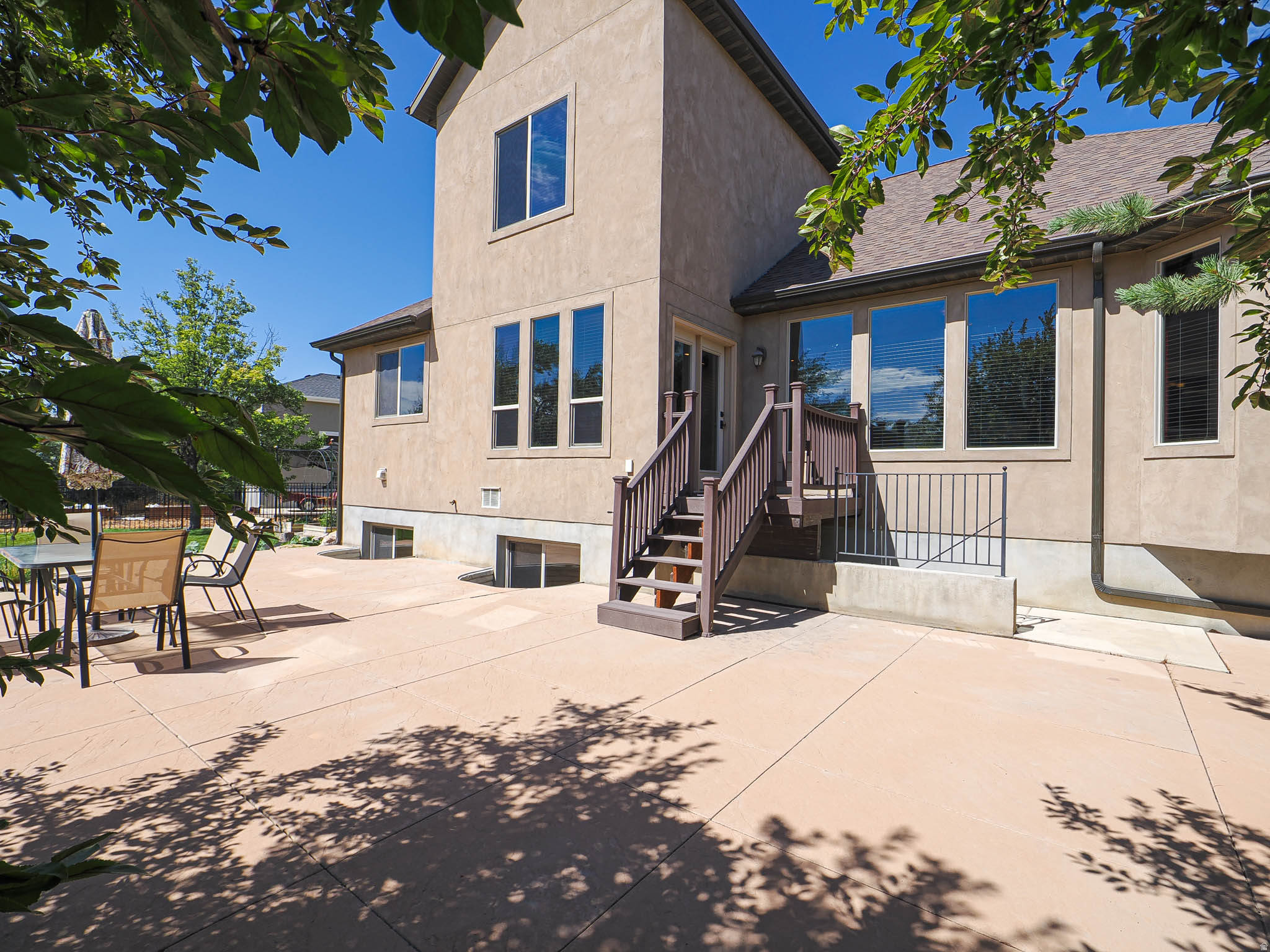 LOOMIS VILLAGE - Residential
