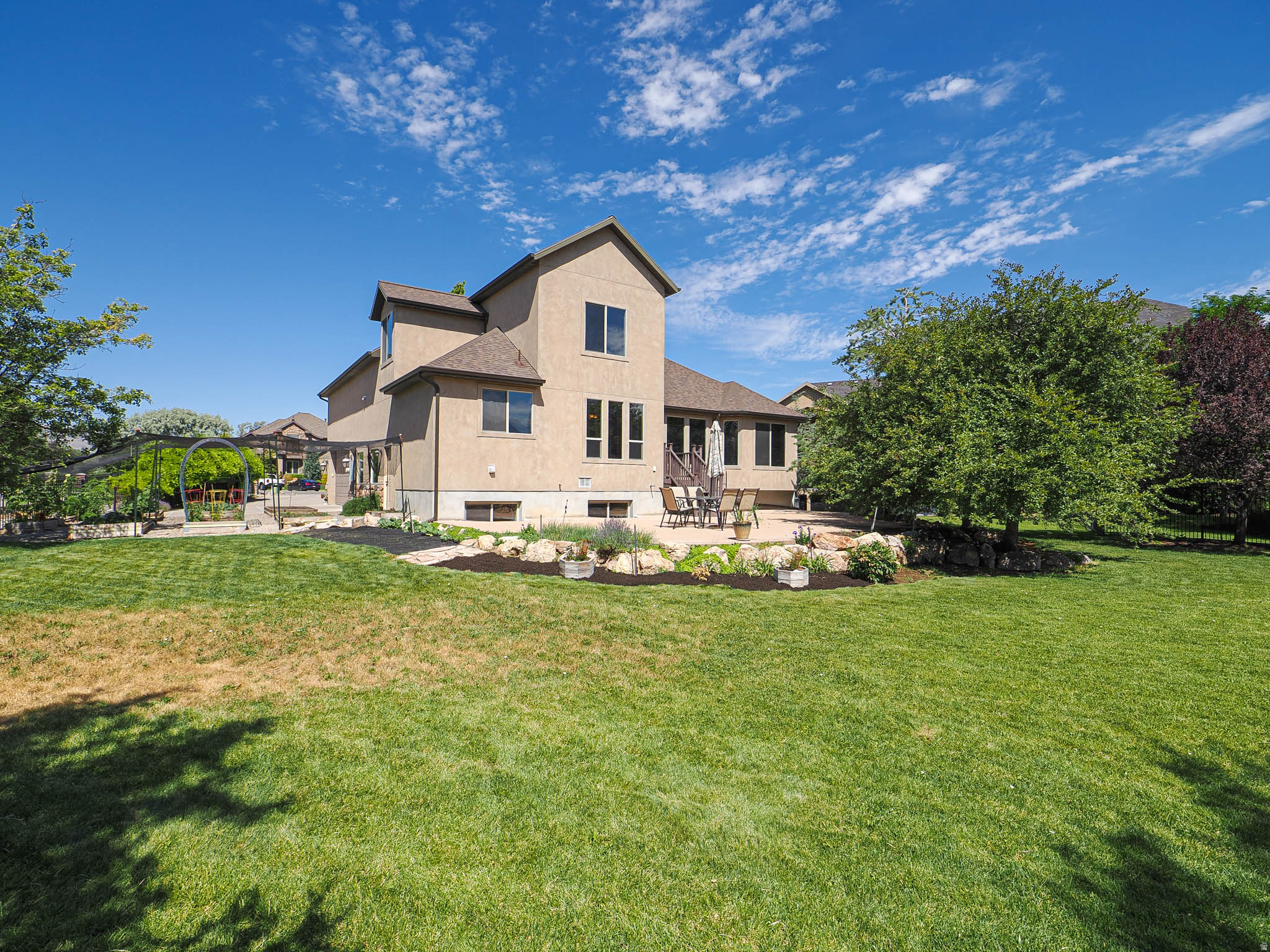 LOOMIS VILLAGE - Residential
