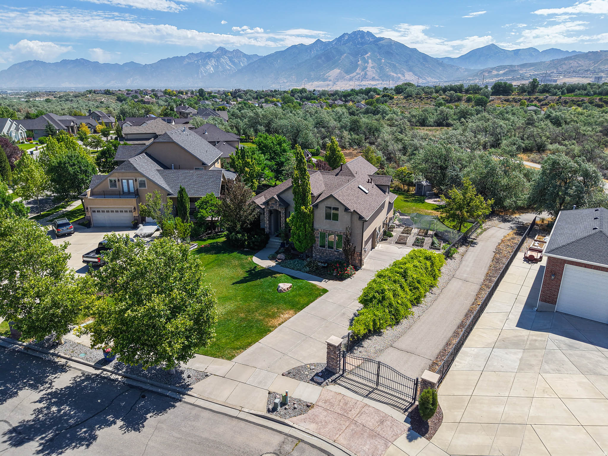 LOOMIS VILLAGE - Residential
