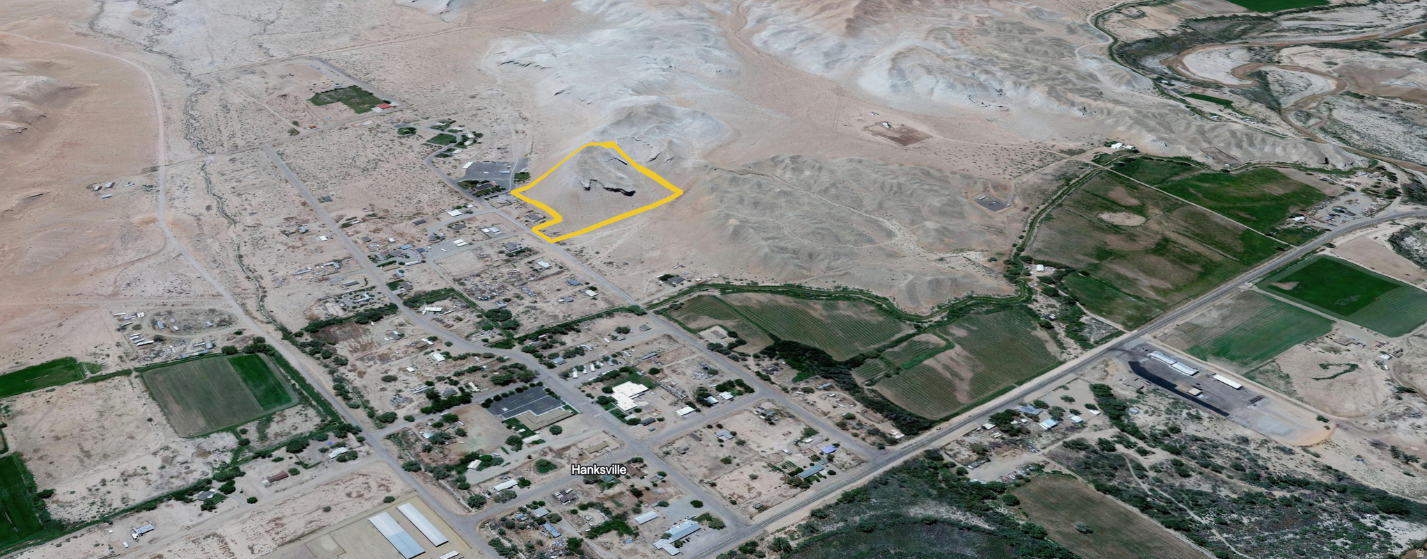 10 acres in Hanksville, ideally located between Capitol Reef National Park and Goblin Valley State Park, and an hour from Bullfrog marina at Lake Powell. Rural   Utilities in street.  Thirty minutes to:  Capitol Reef National Park Robbers Roost Canyon Goblin Valley State Park  About an hour to:  Bullfrog Marina Henry Mountains San Rafael Swell  Two hours or so to:  Grand Staircase Escalante National Monument Canyonlands National Park