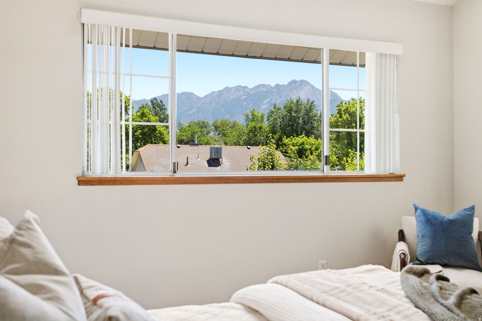 SHADYBROOK CONDM - Residential