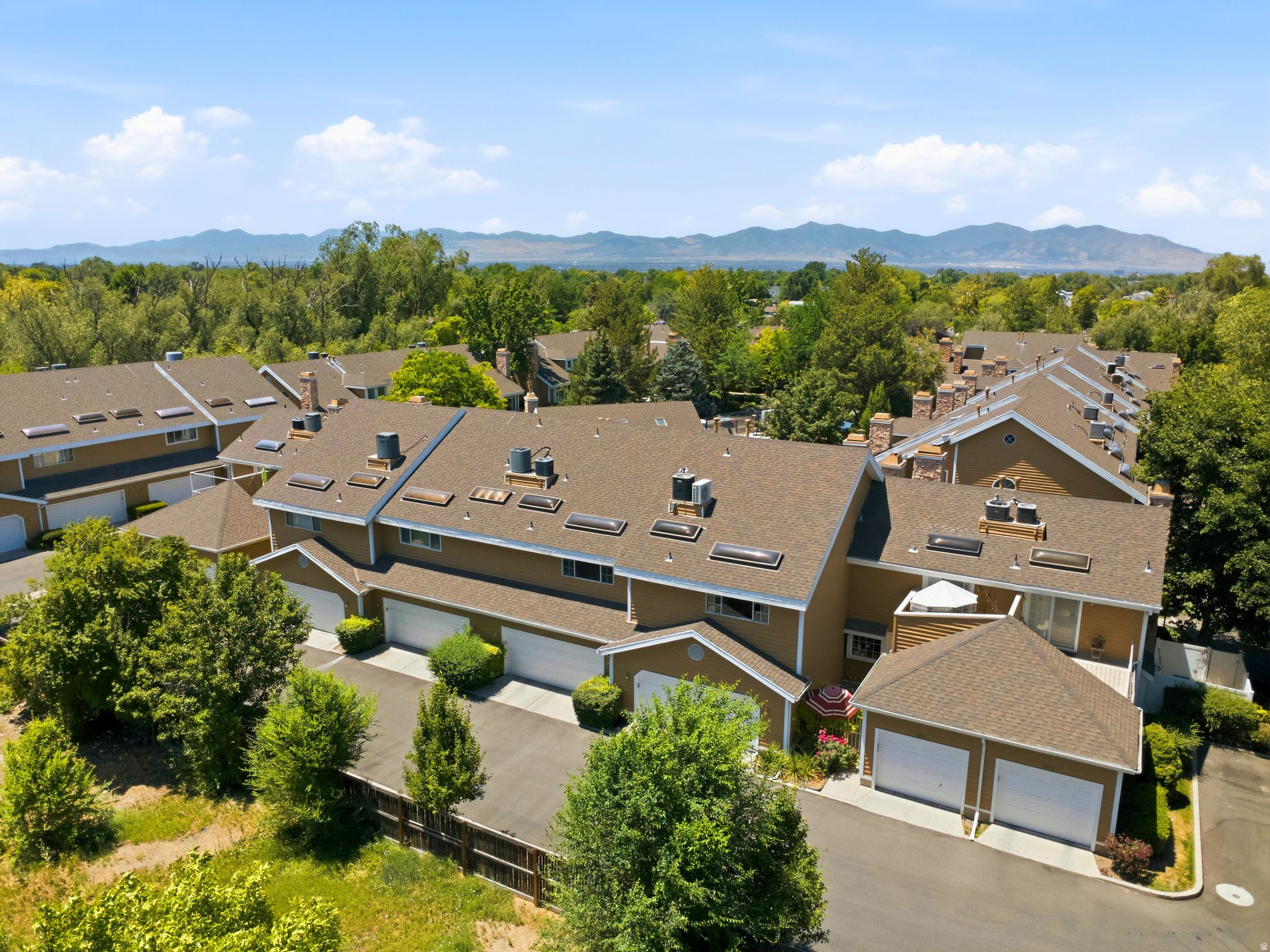 SHADYBROOK CONDM - Residential