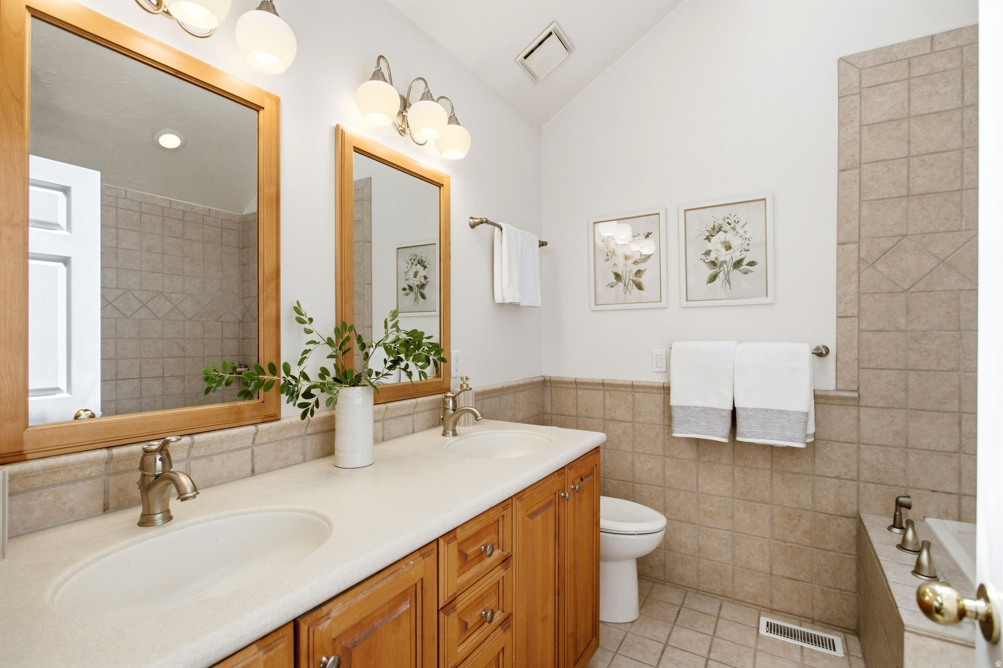 SHADYBROOK CONDM - Residential