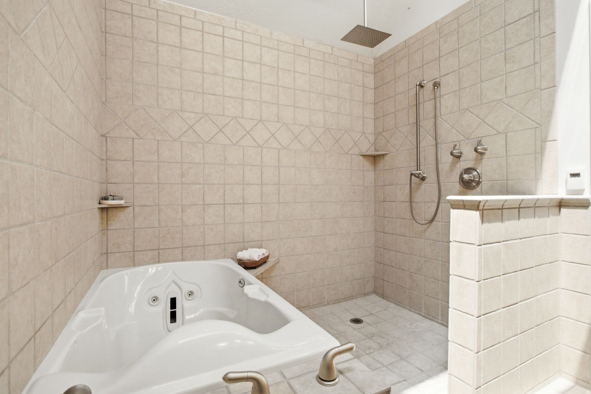 SHADYBROOK CONDM - Residential