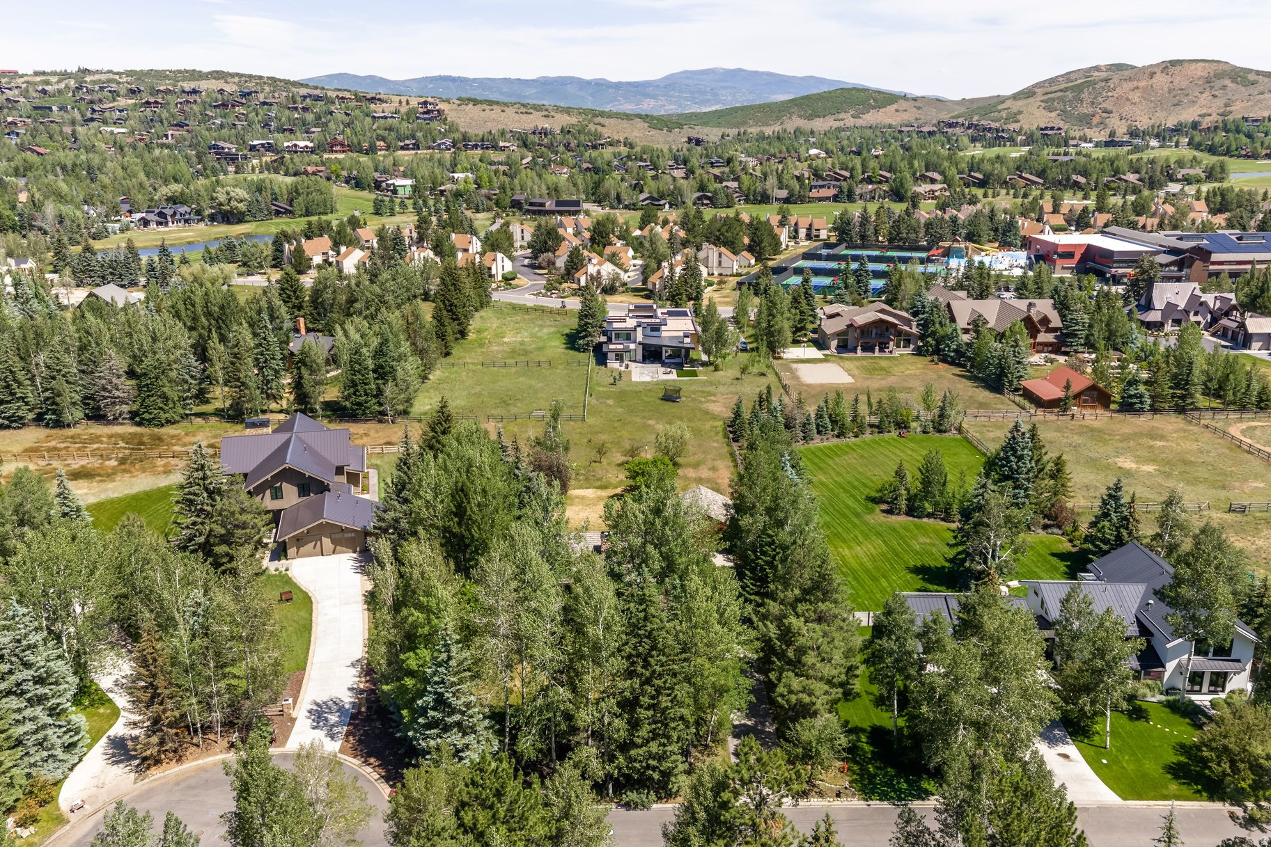 HOLIDAY RANCHETTES S - Residential
