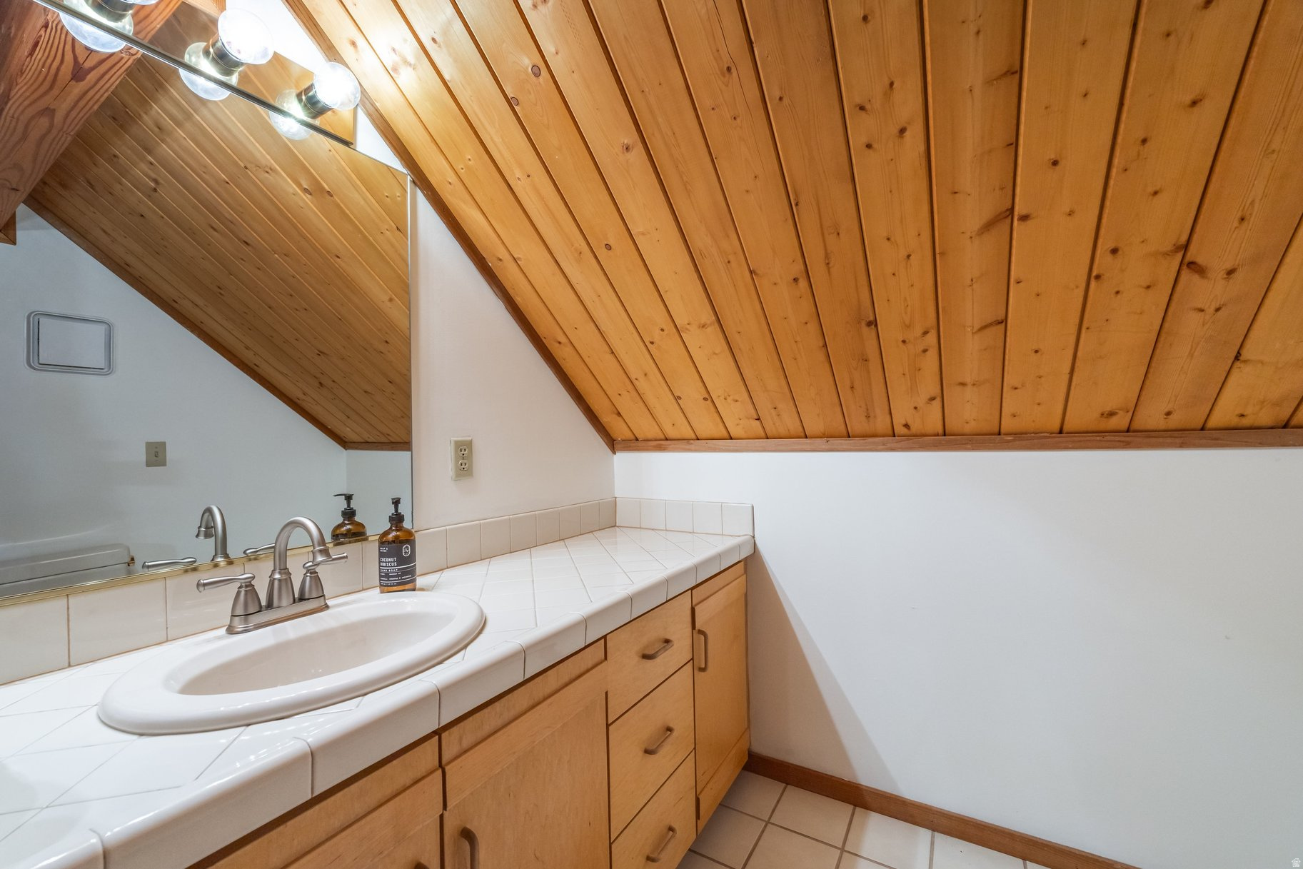HOLIDAY RANCHETTES S - Residential