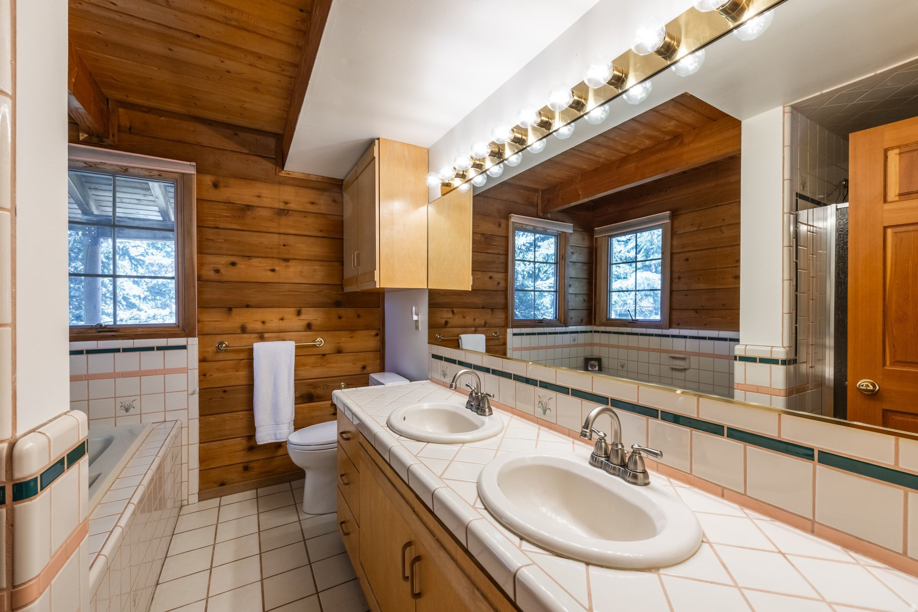 HOLIDAY RANCHETTES S - Residential