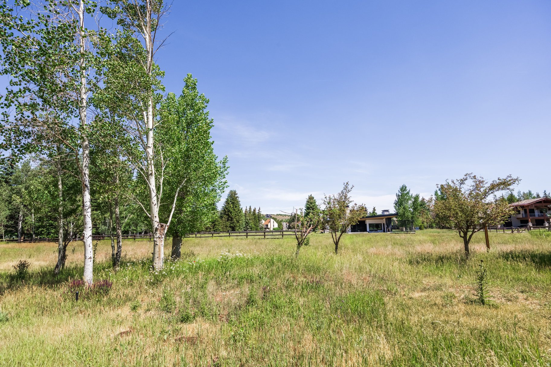 HOLIDAY RANCHETTES S - Residential