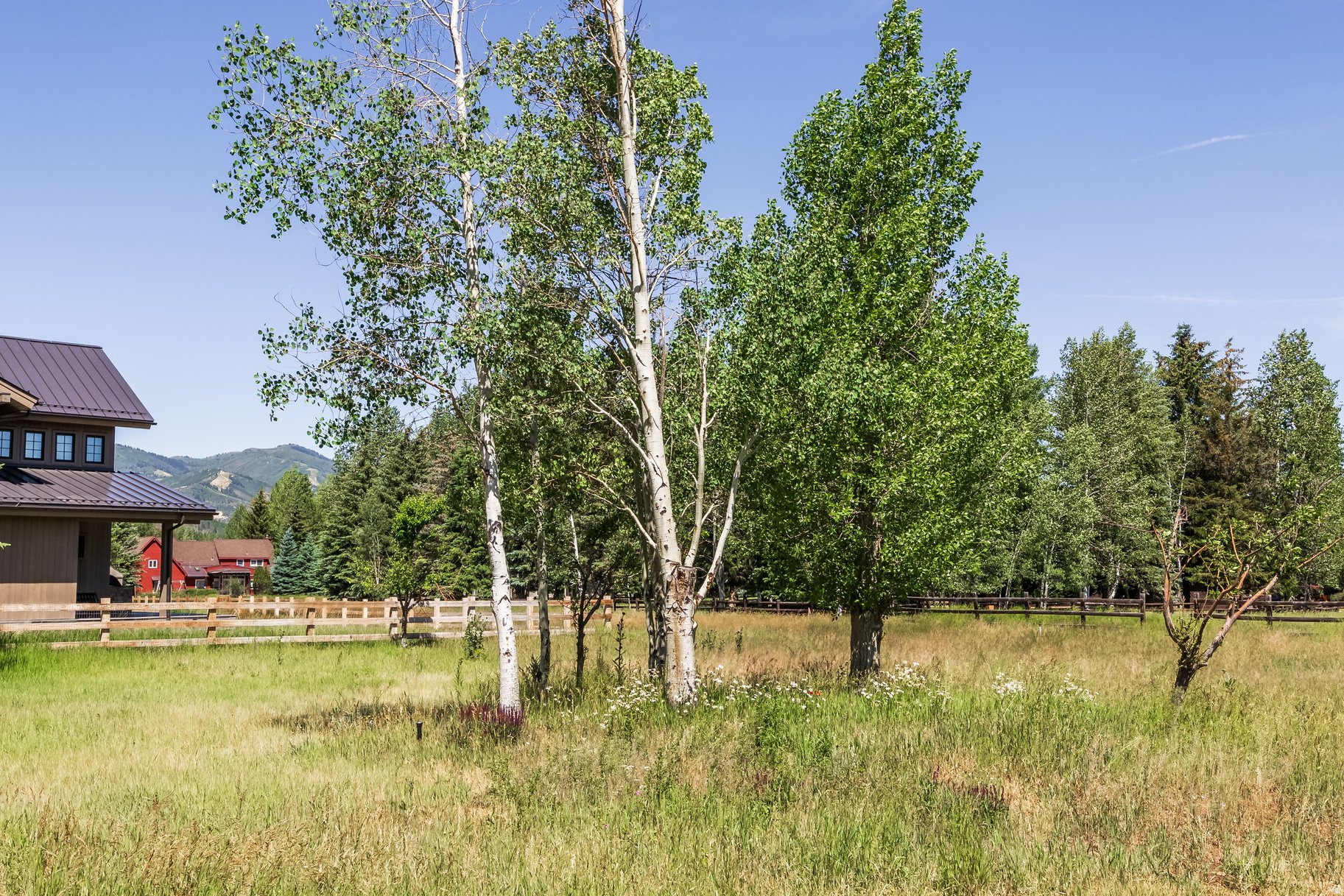 HOLIDAY RANCHETTES S - Residential