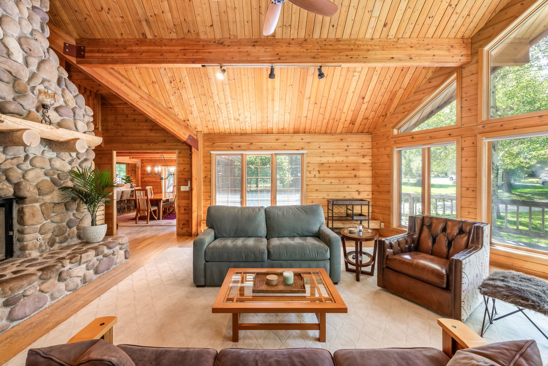 HOLIDAY RANCHETTES S - Residential