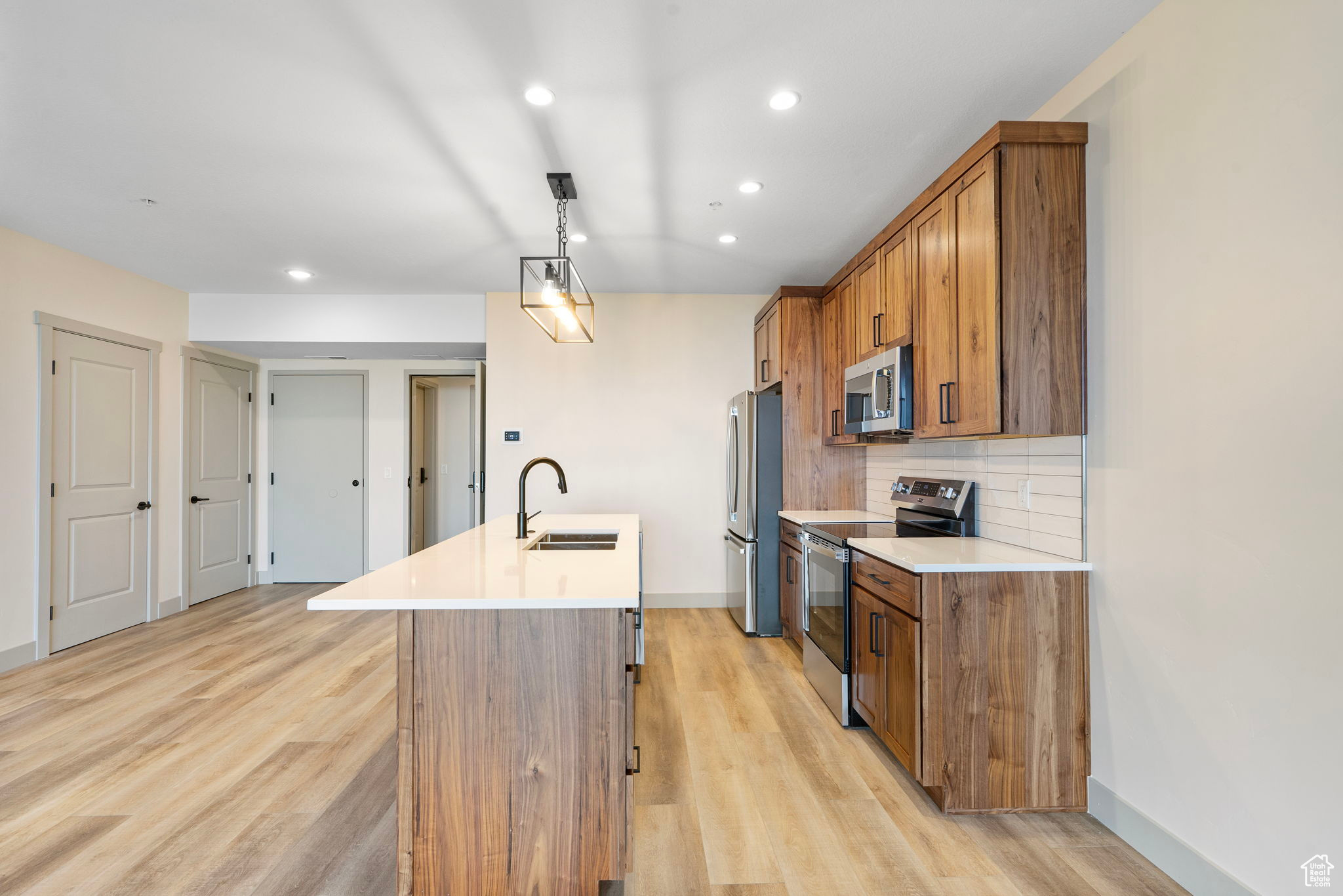GARDEN CITY LAKE RESIDENCES - Residential