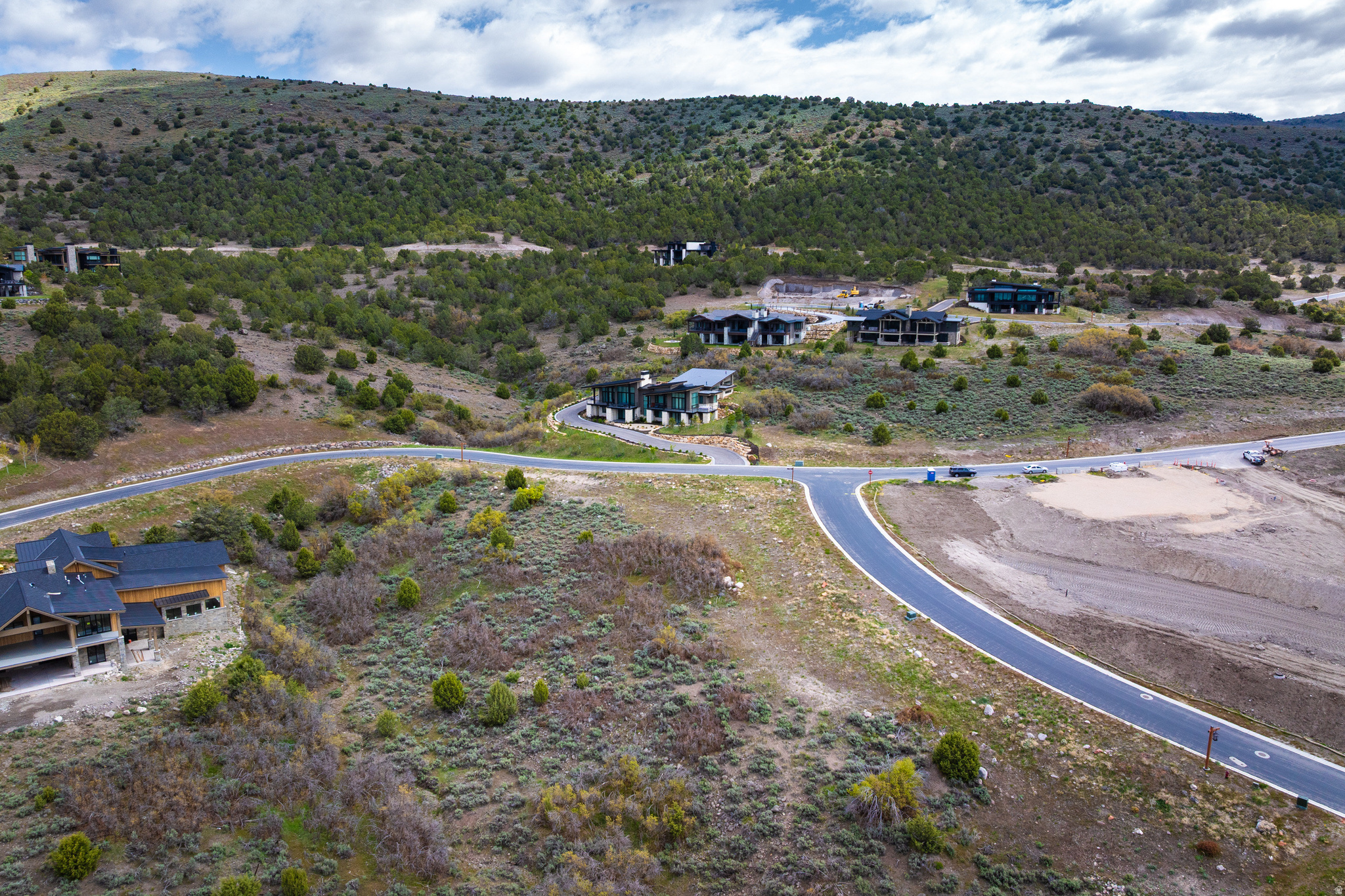 RED LEDGES - Land