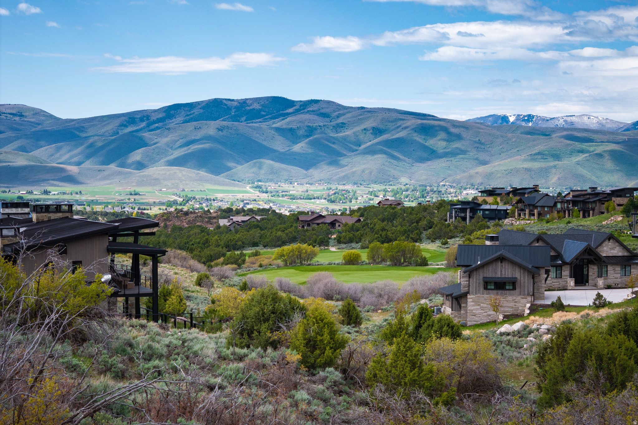 RED LEDGES - Land