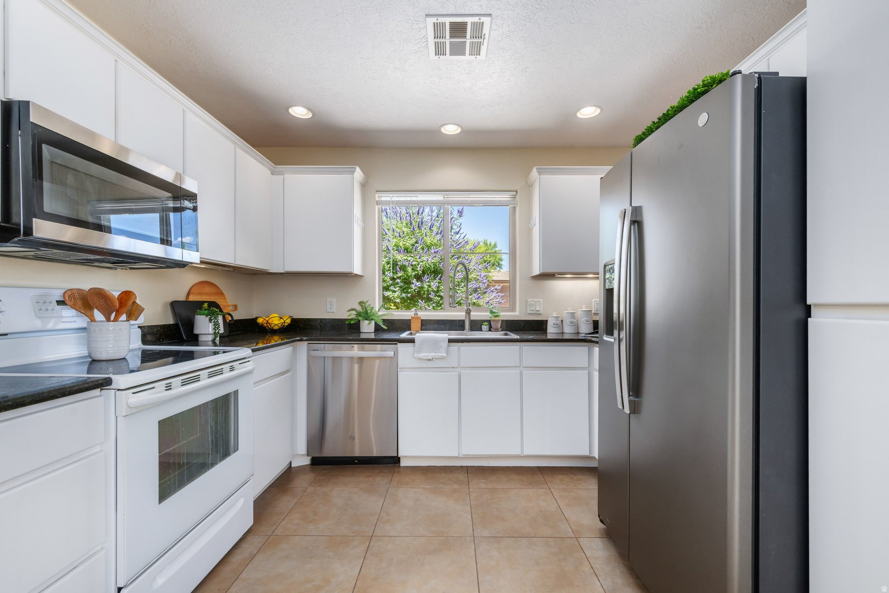 HIGHLAND PARK PH1 SUB AT THE CORAL - Residential