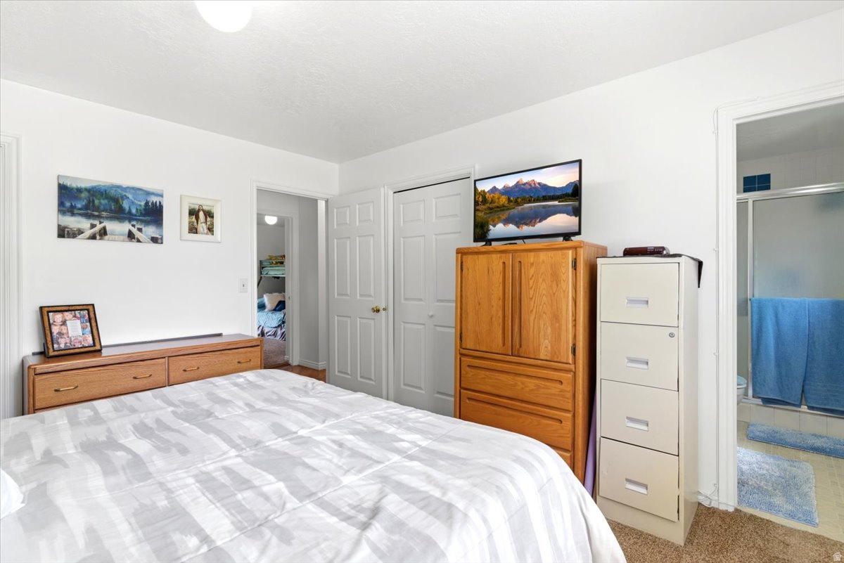 FLYING T STABLES - Residential