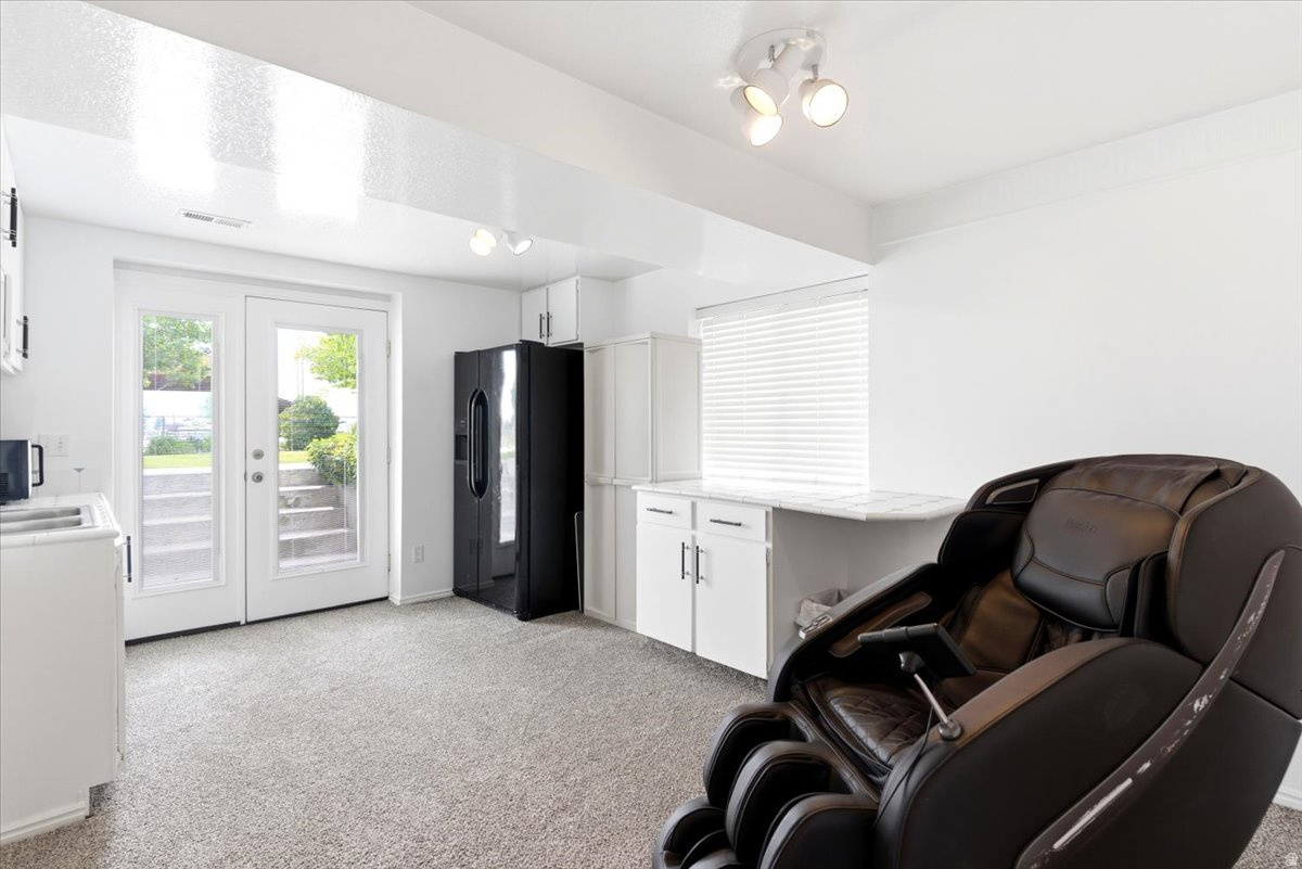 FLYING T STABLES - Residential