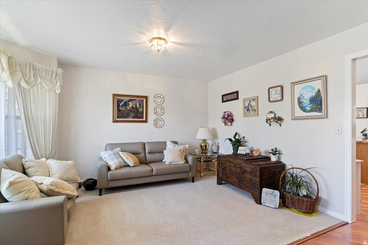 FLYING T STABLES - Residential